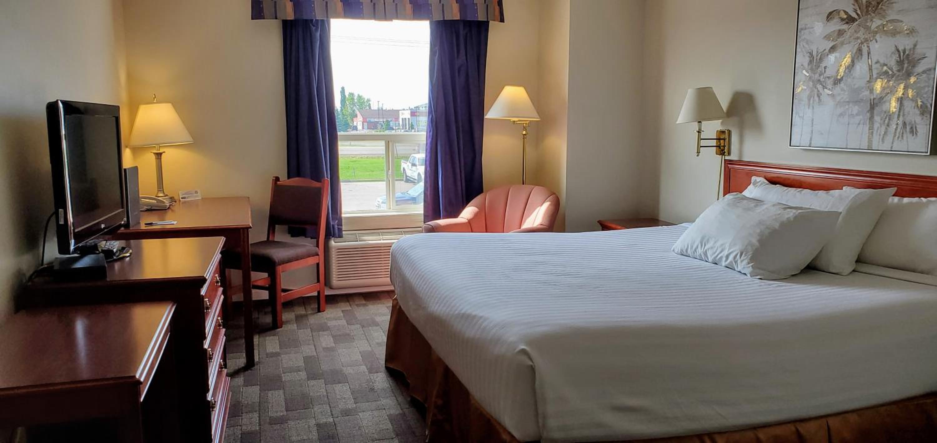 King Room - Non-Smoking - Photo 1
