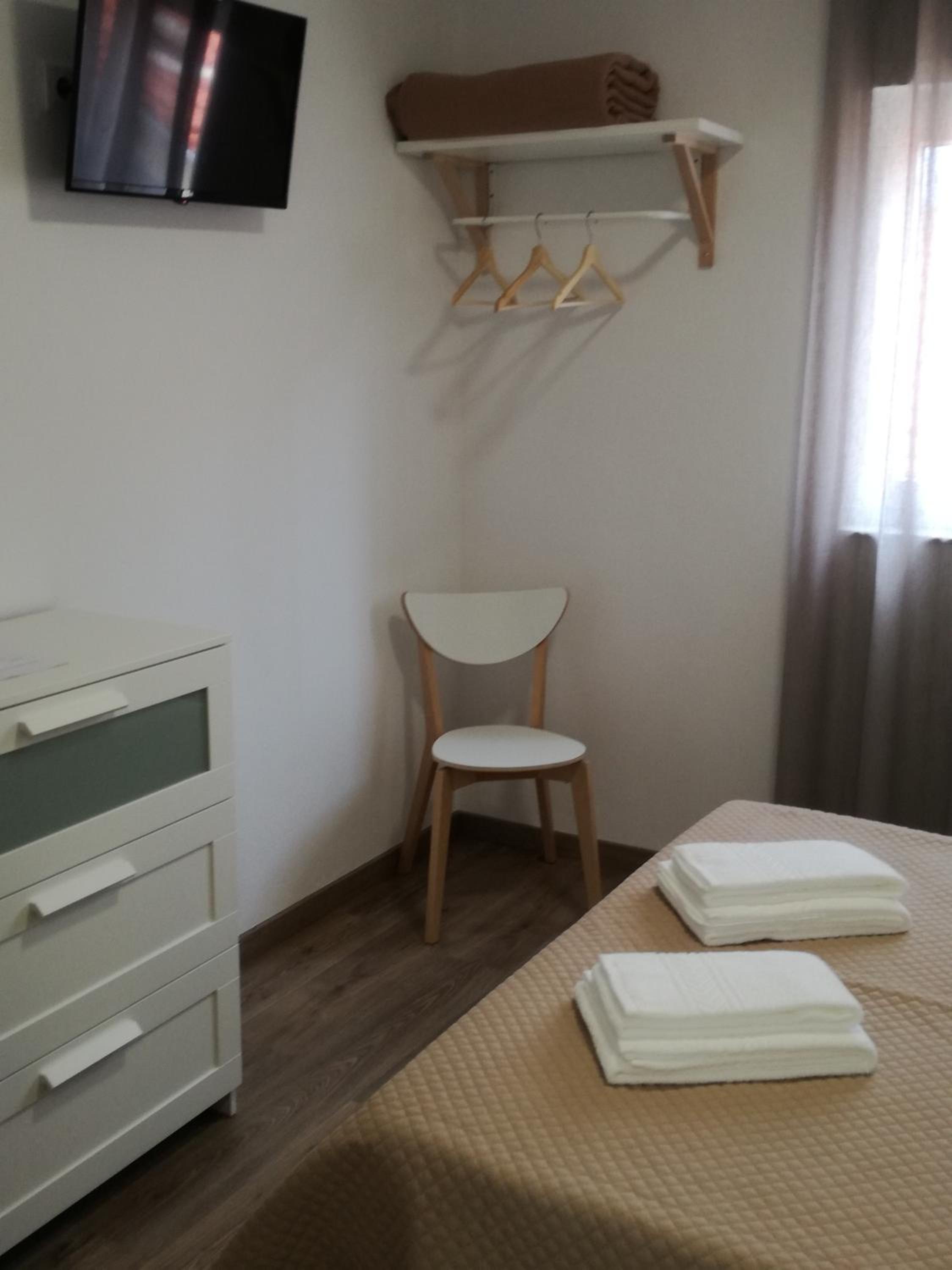 Standard Double Room - Photo 2