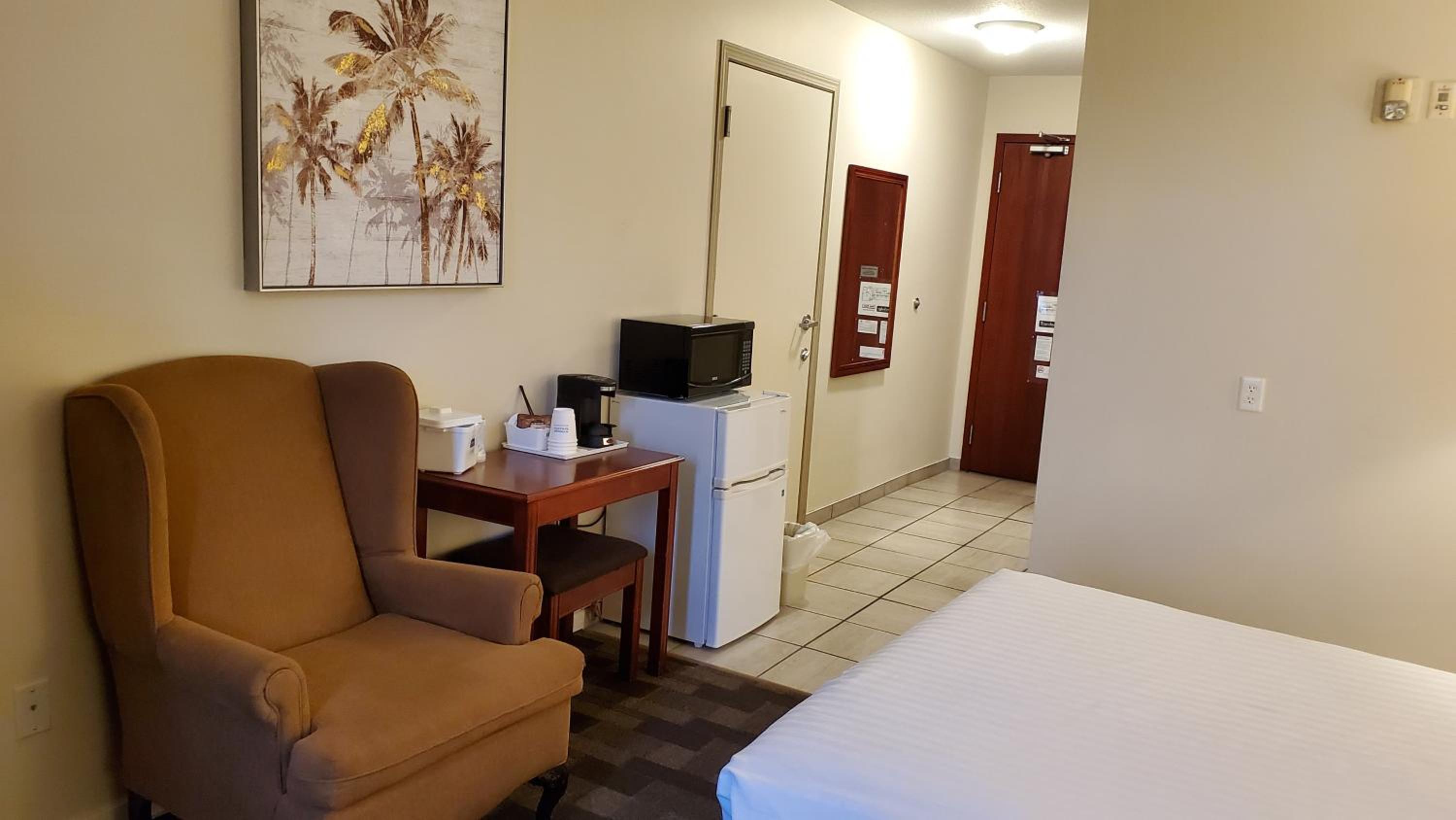 Queen Room - Disability Access - Non-Smoking - Photo 1