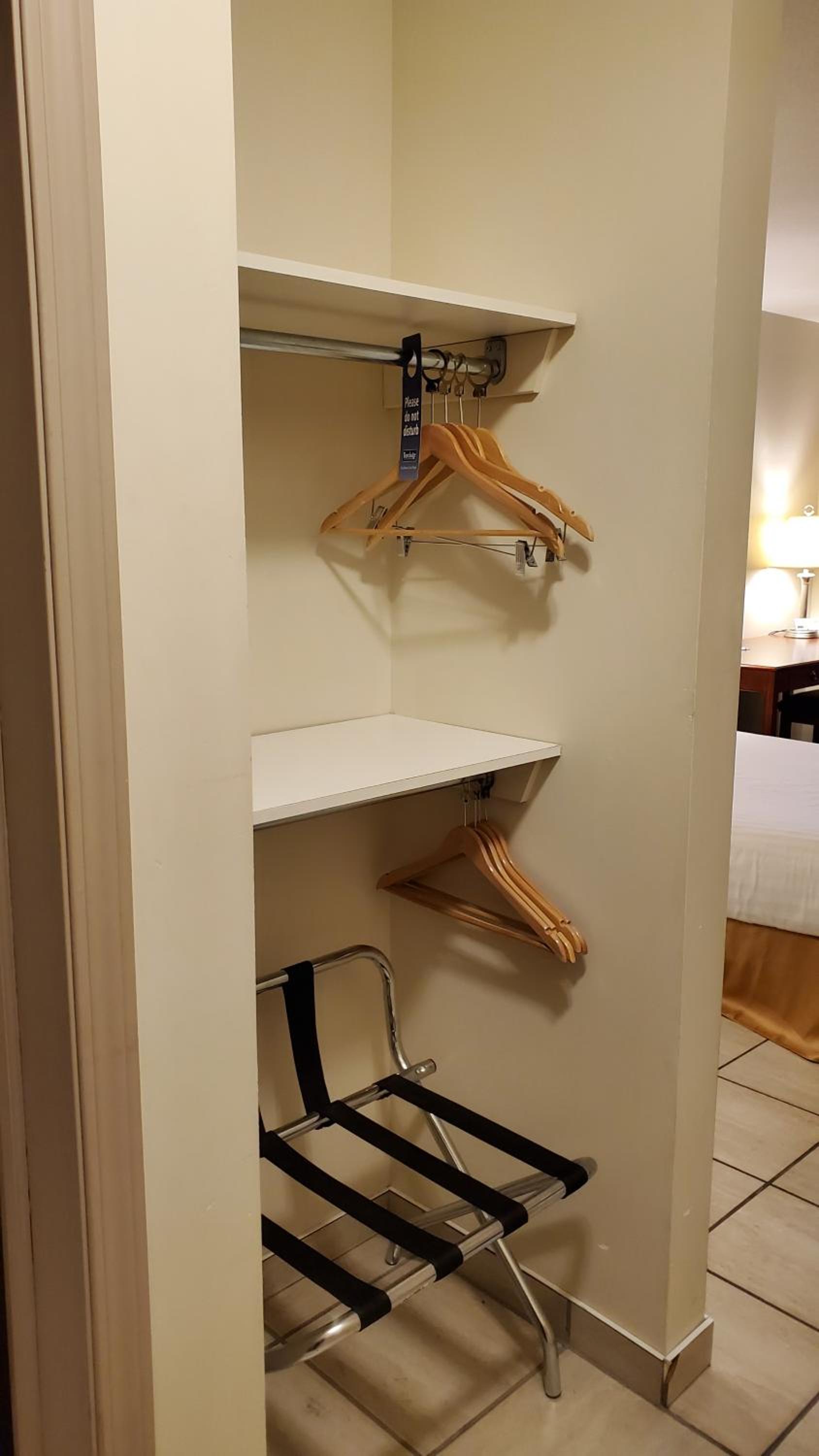 Queen Room - Disability Access - Non-Smoking - Photo 4