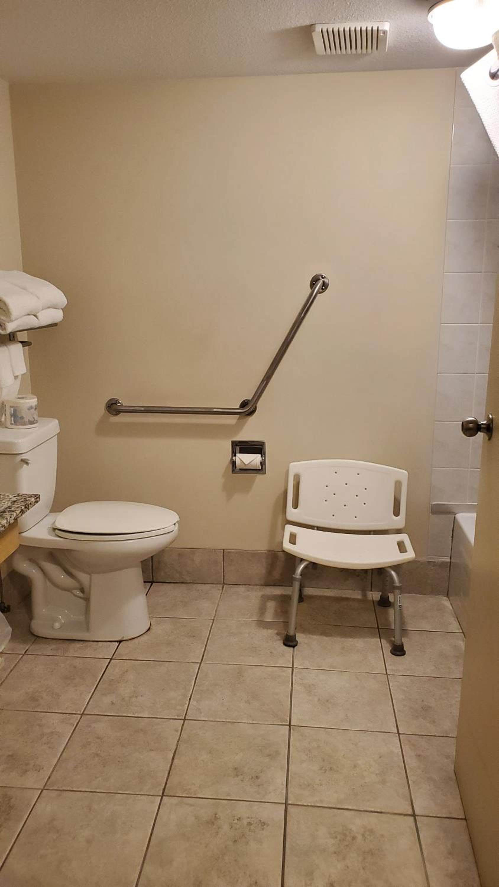 Queen Room - Disability Access - Non-Smoking - Photo 3