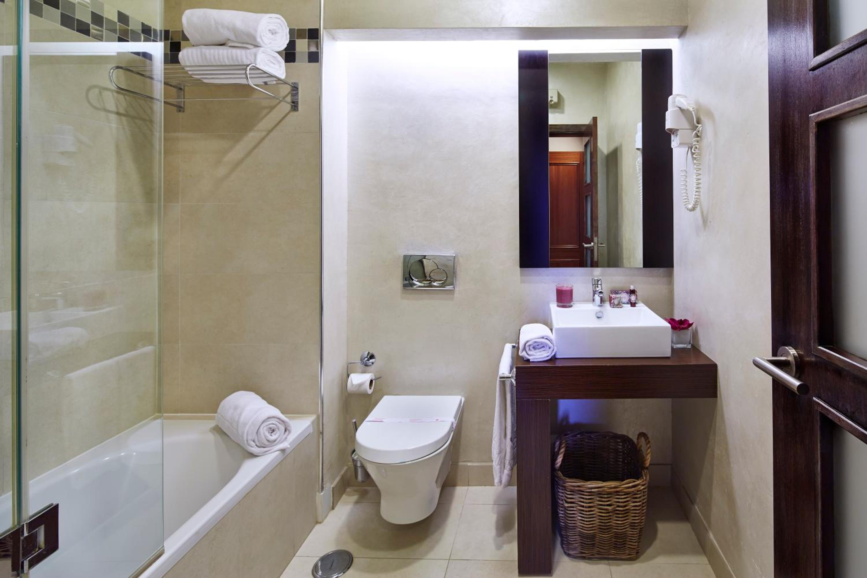 Double Room - Photo 16