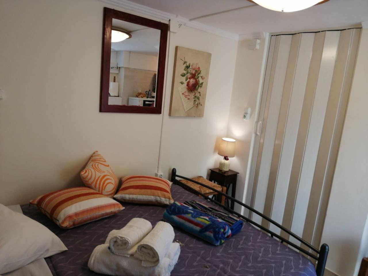 Studio Apartment photo 2