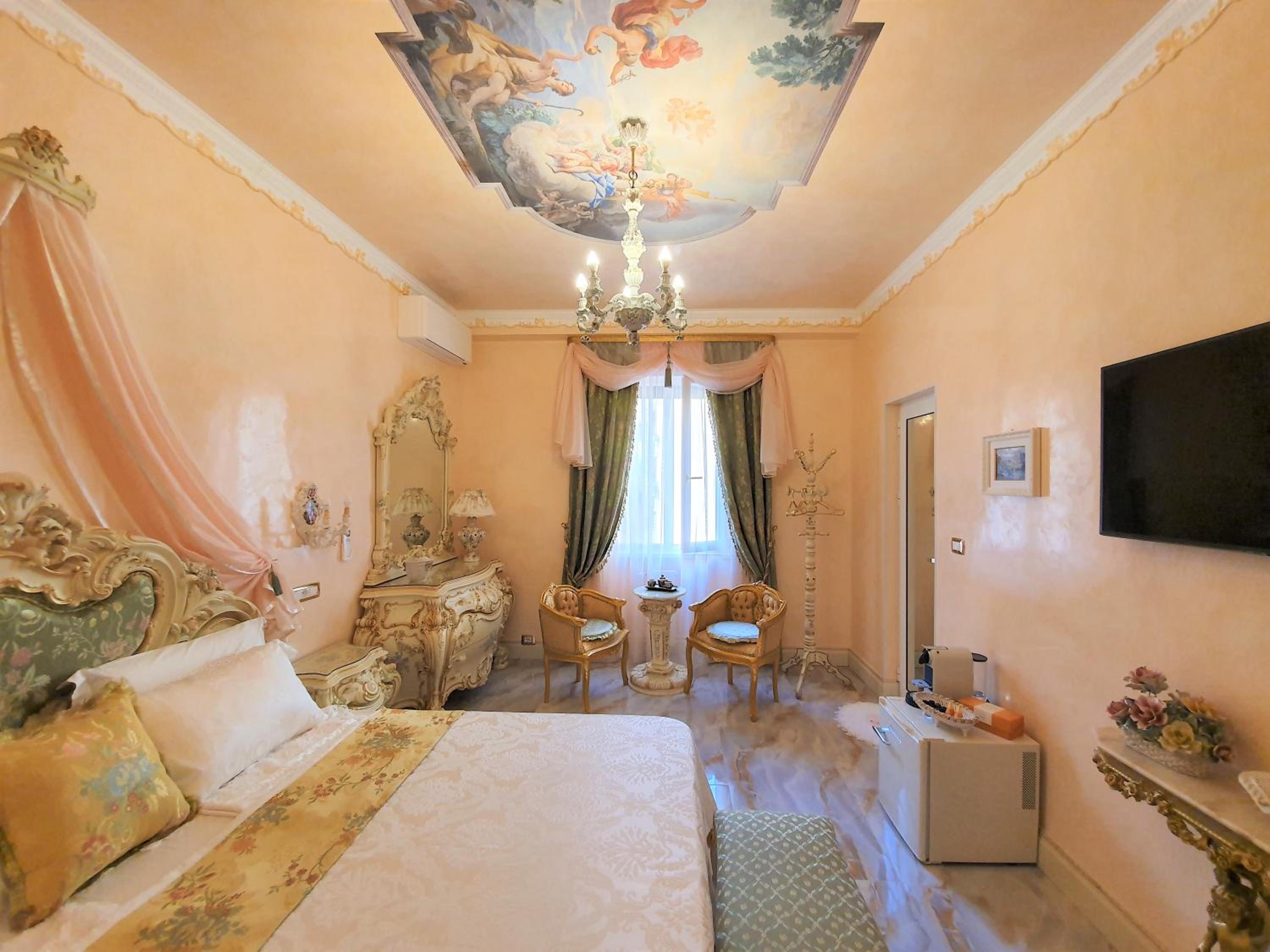 Deluxe Triple Room - Photo 10
