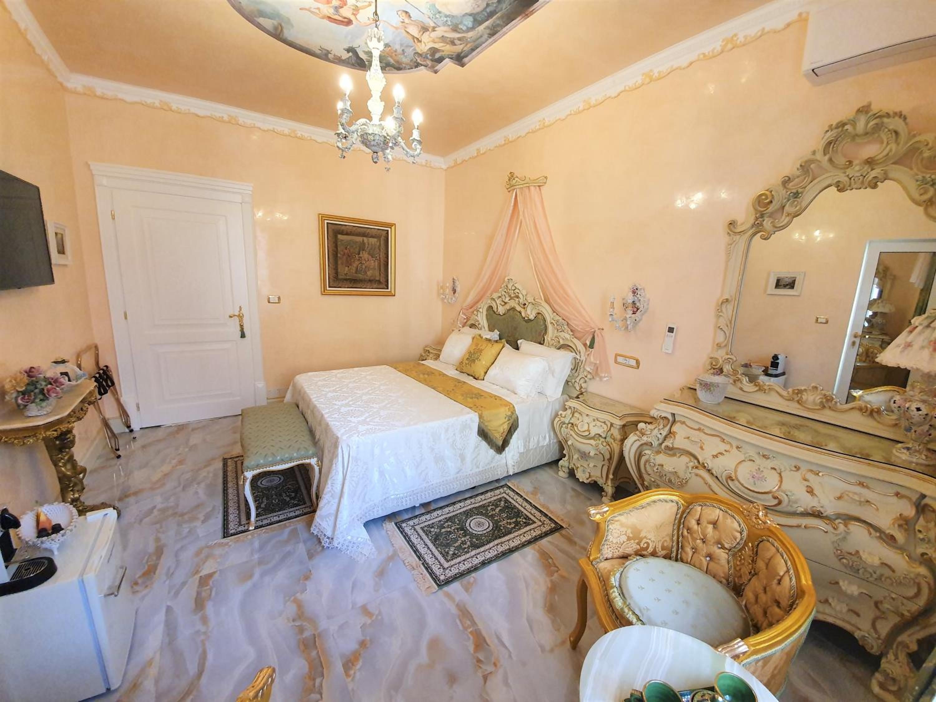 Deluxe Triple Room - Photo 9