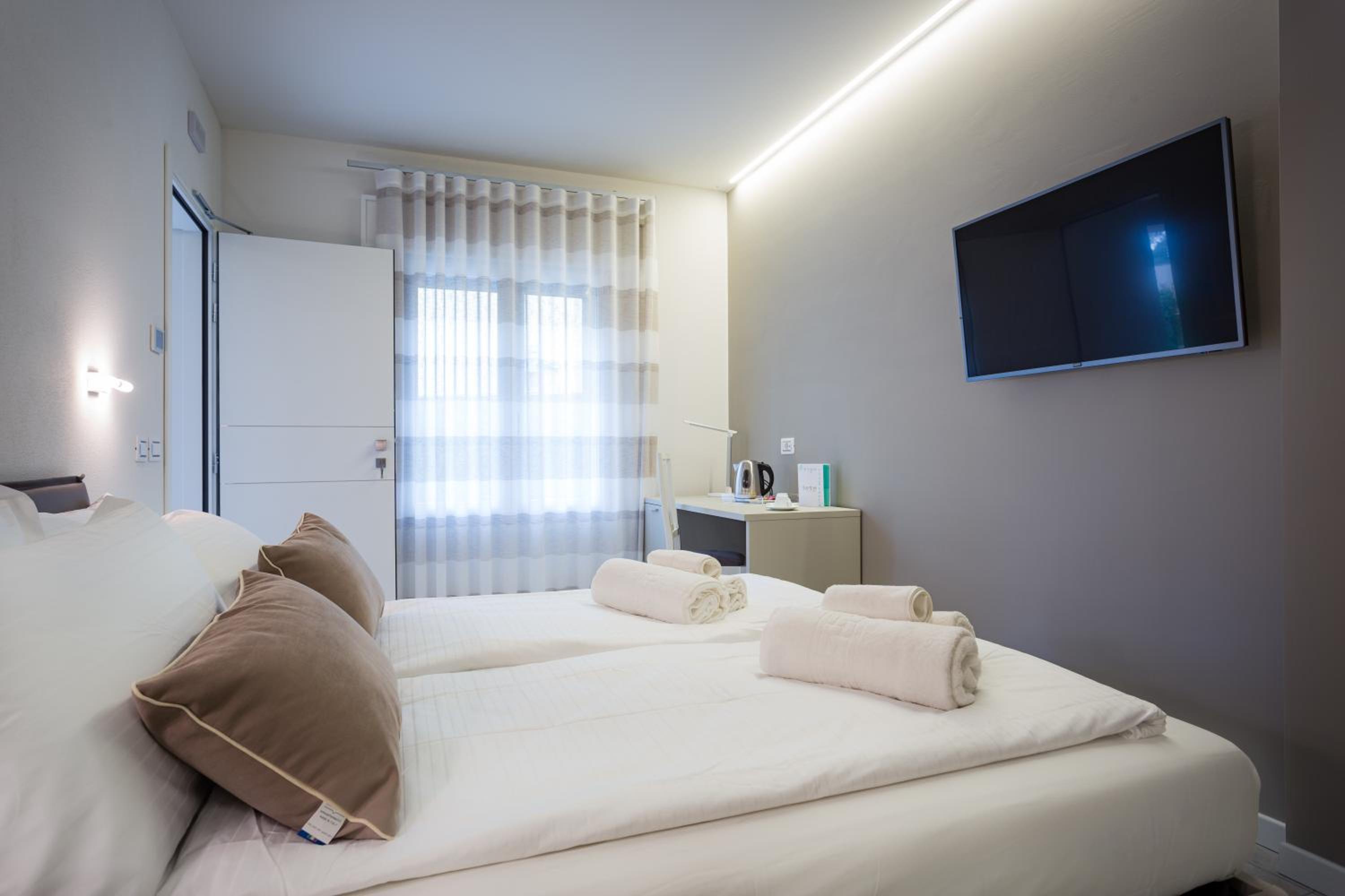 Double Room - Photo 1