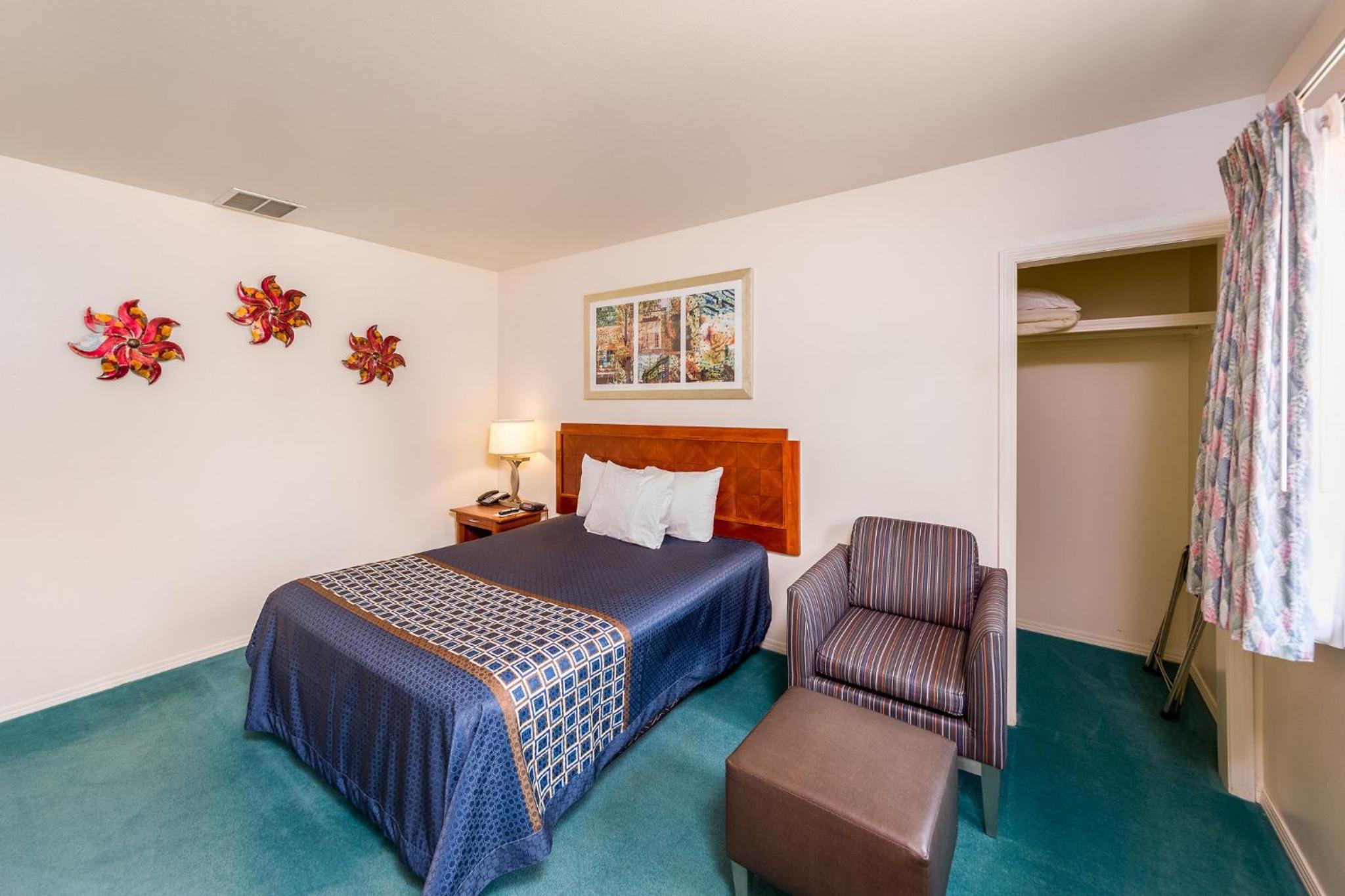 Queen Room photo 3