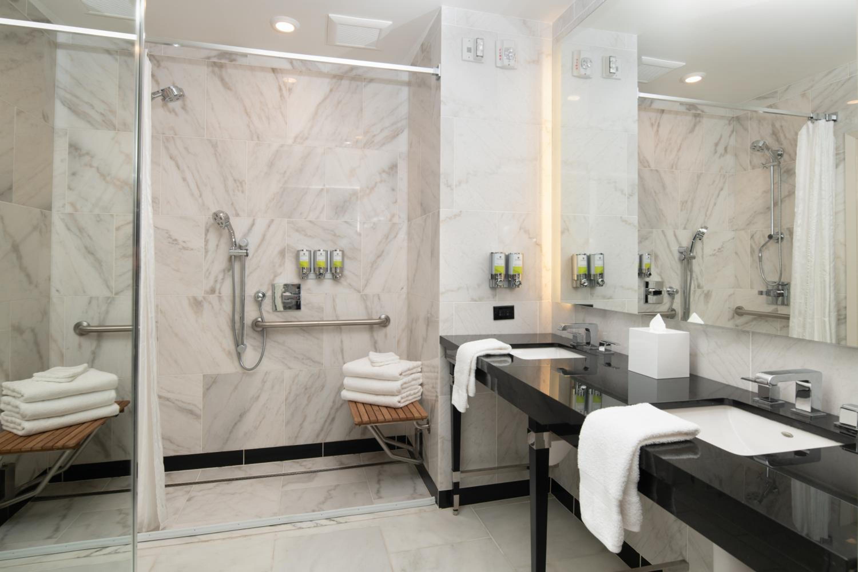 Starlet Queen Mobility Accessible w/Roll-in Shower & Comm. Features - Photo 6