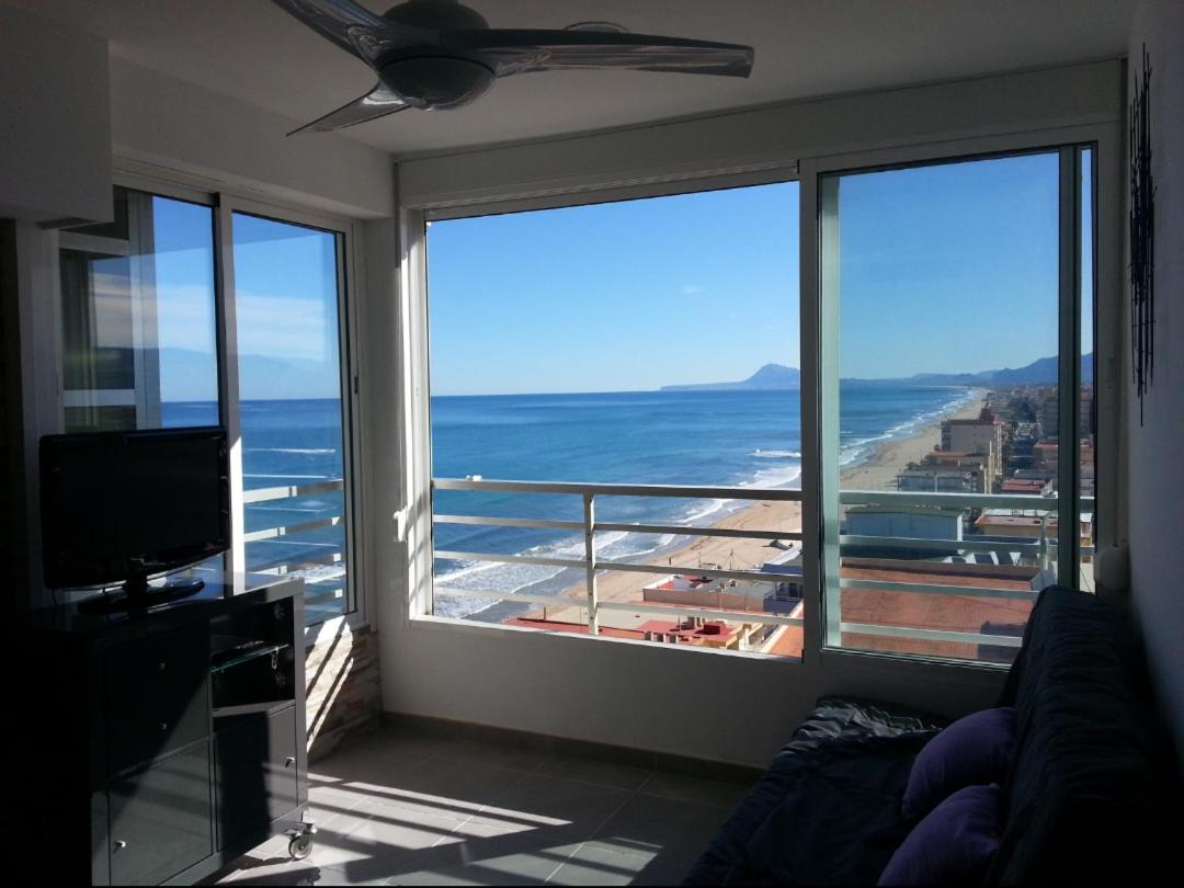 Apartment with Sea View - Photo 12