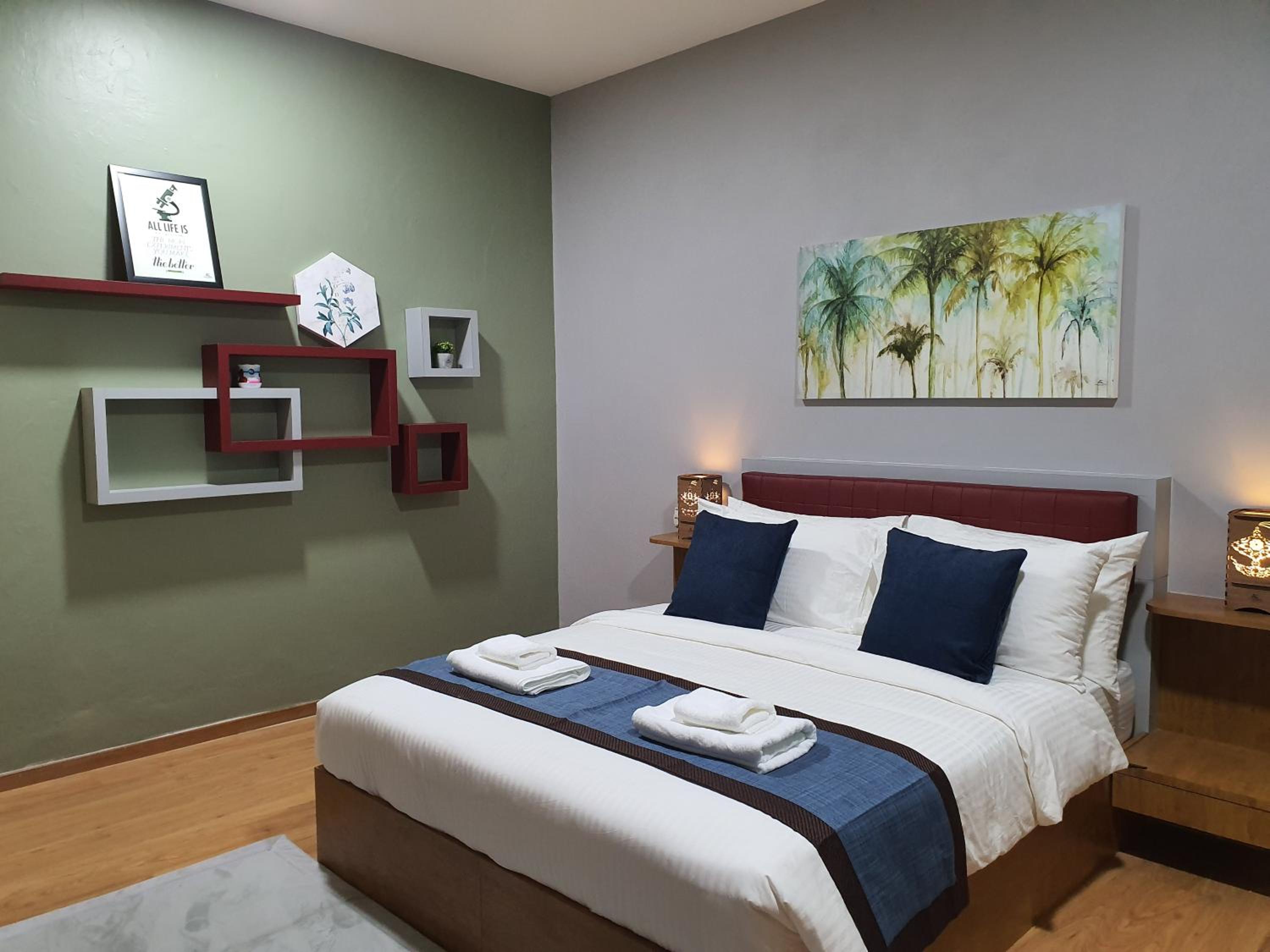 Standard Queen Room