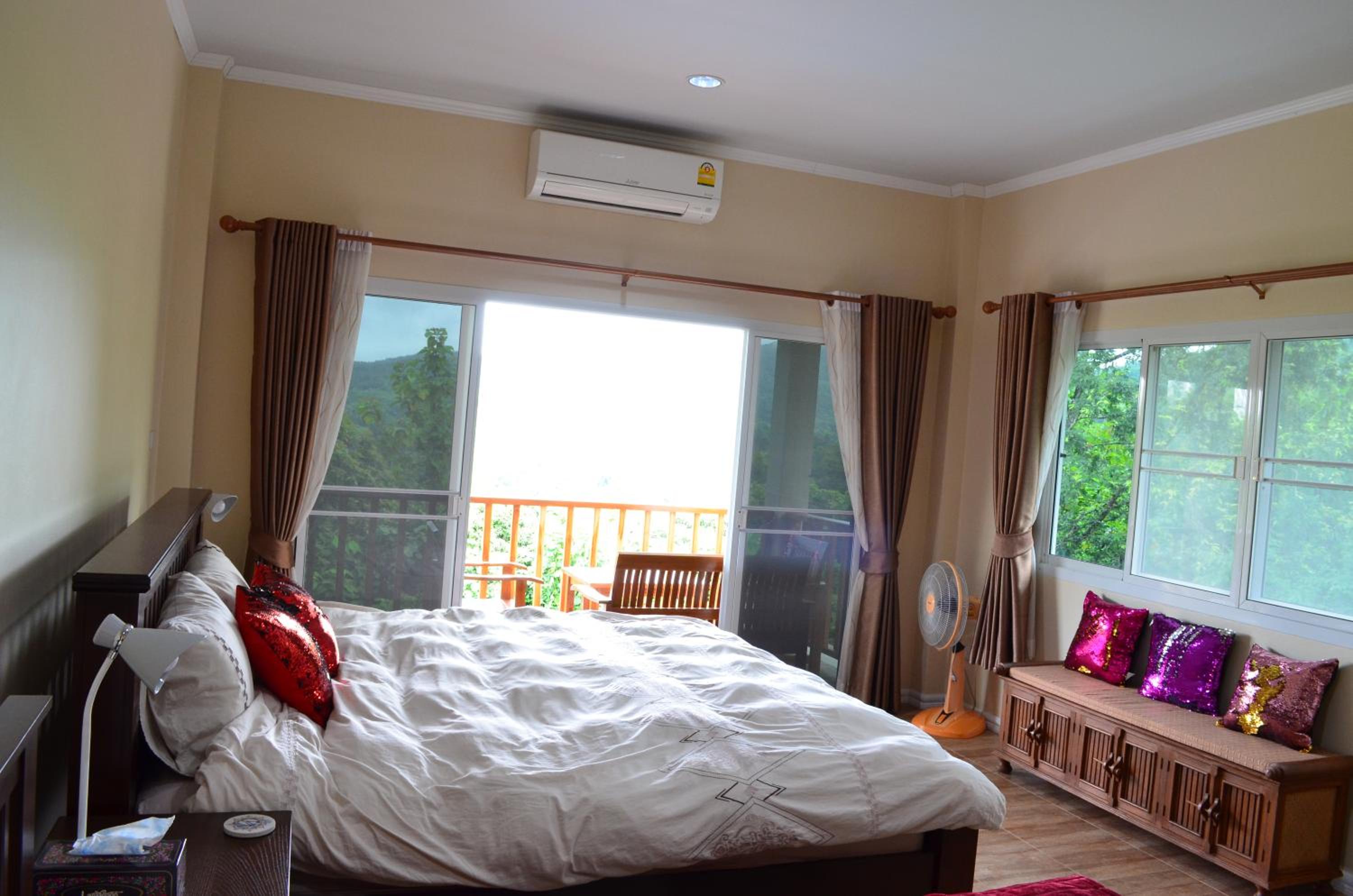 King Room with Mountain View photo 1