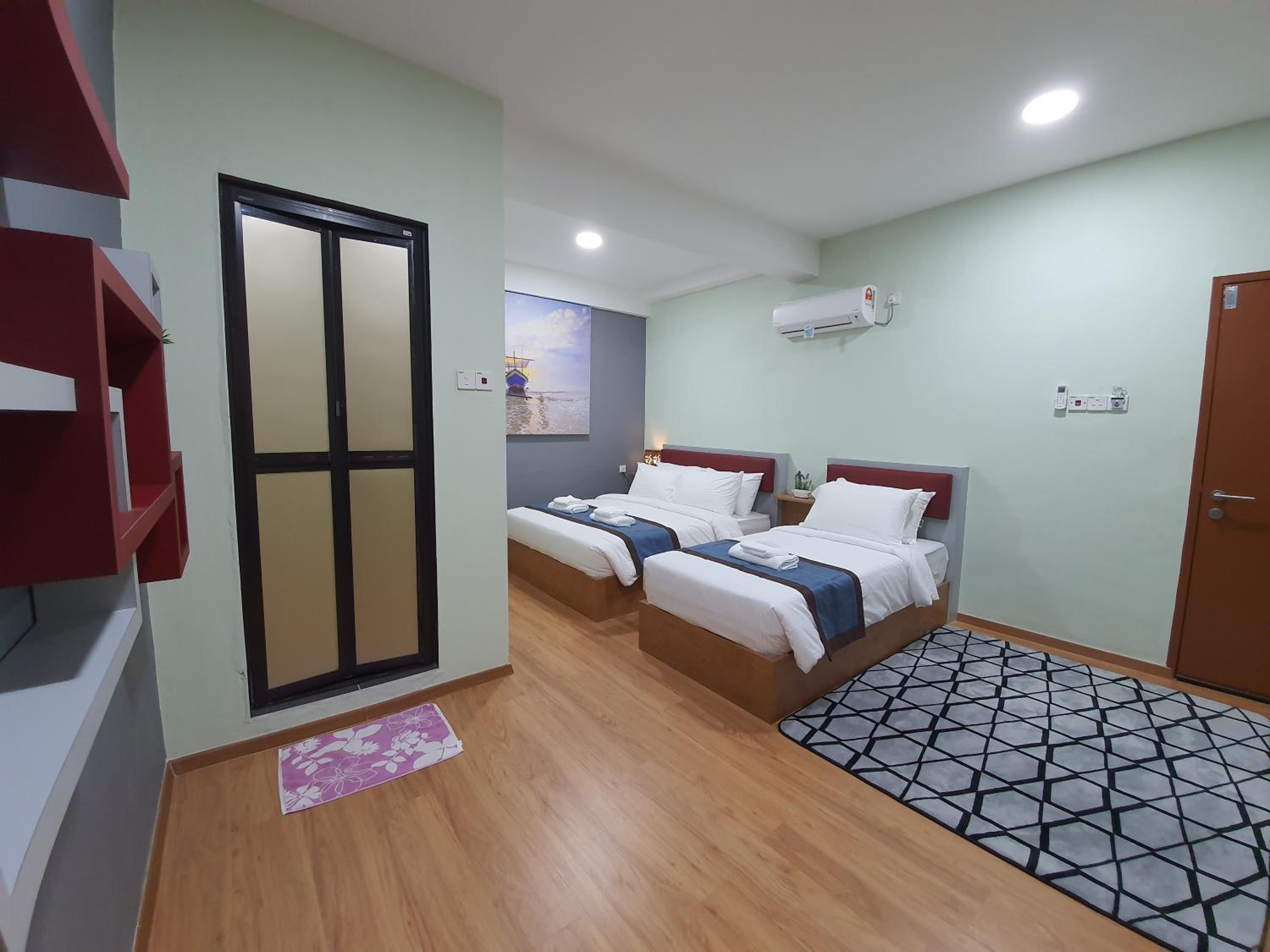Comfort Triple Room with Shower - Photo 7