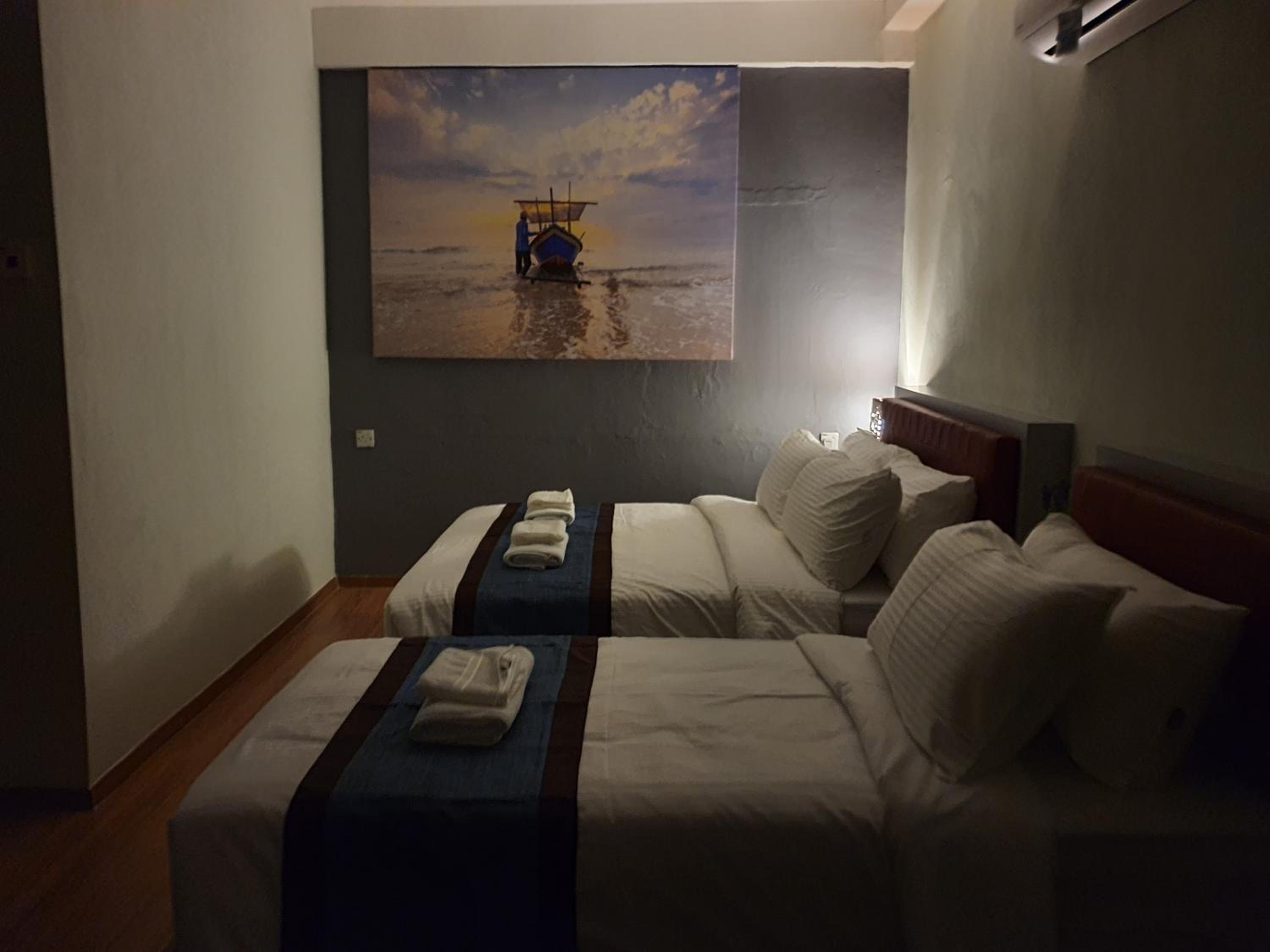 Comfort Triple Room with Shower - Photo 8