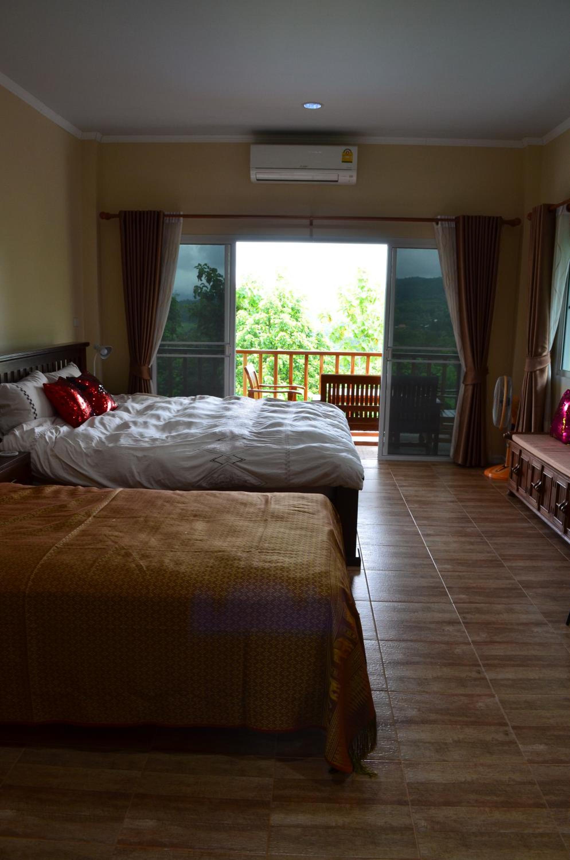King Room with Mountain View photo 3