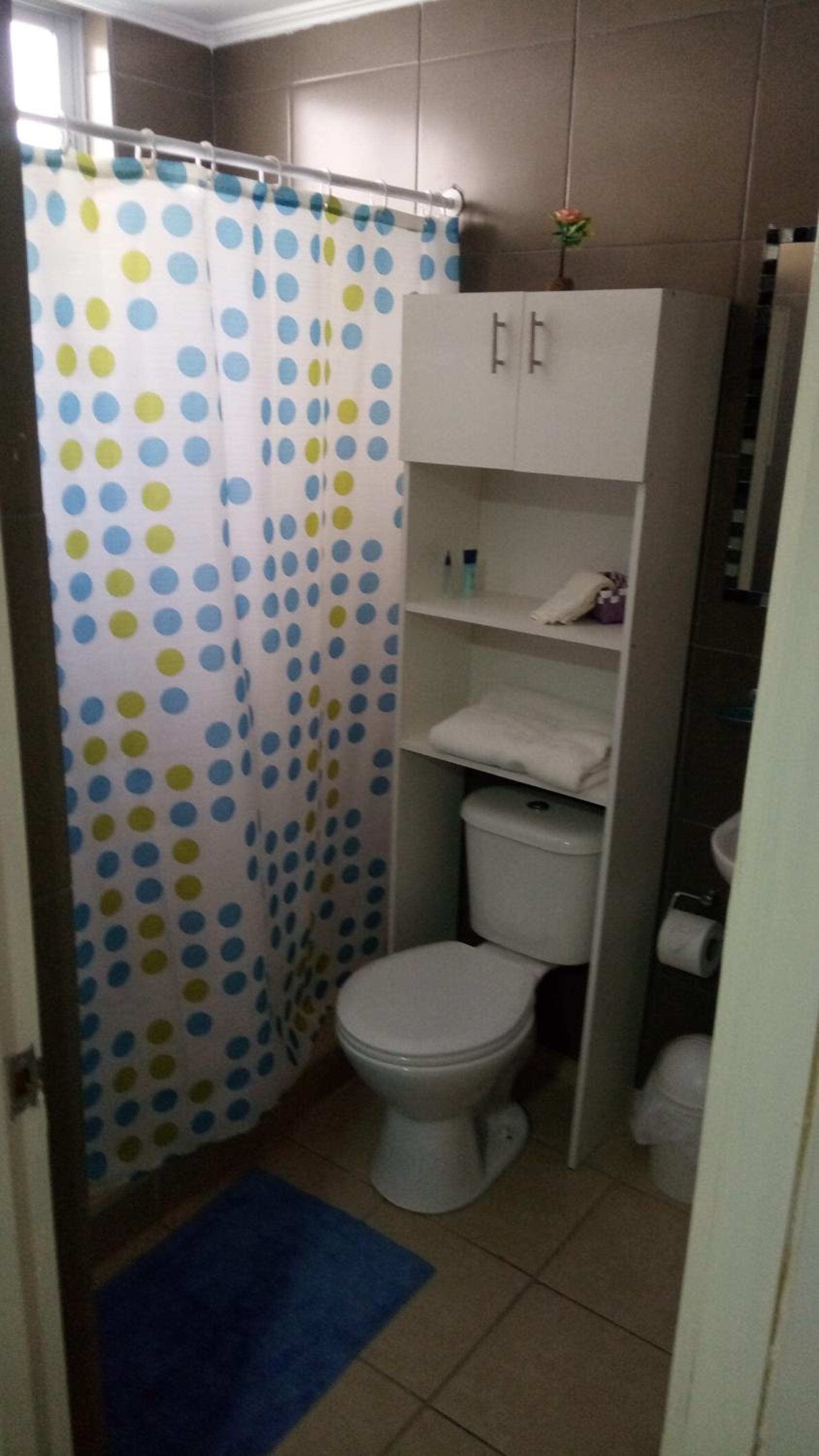 Single Room with Private Bathroom photo 2