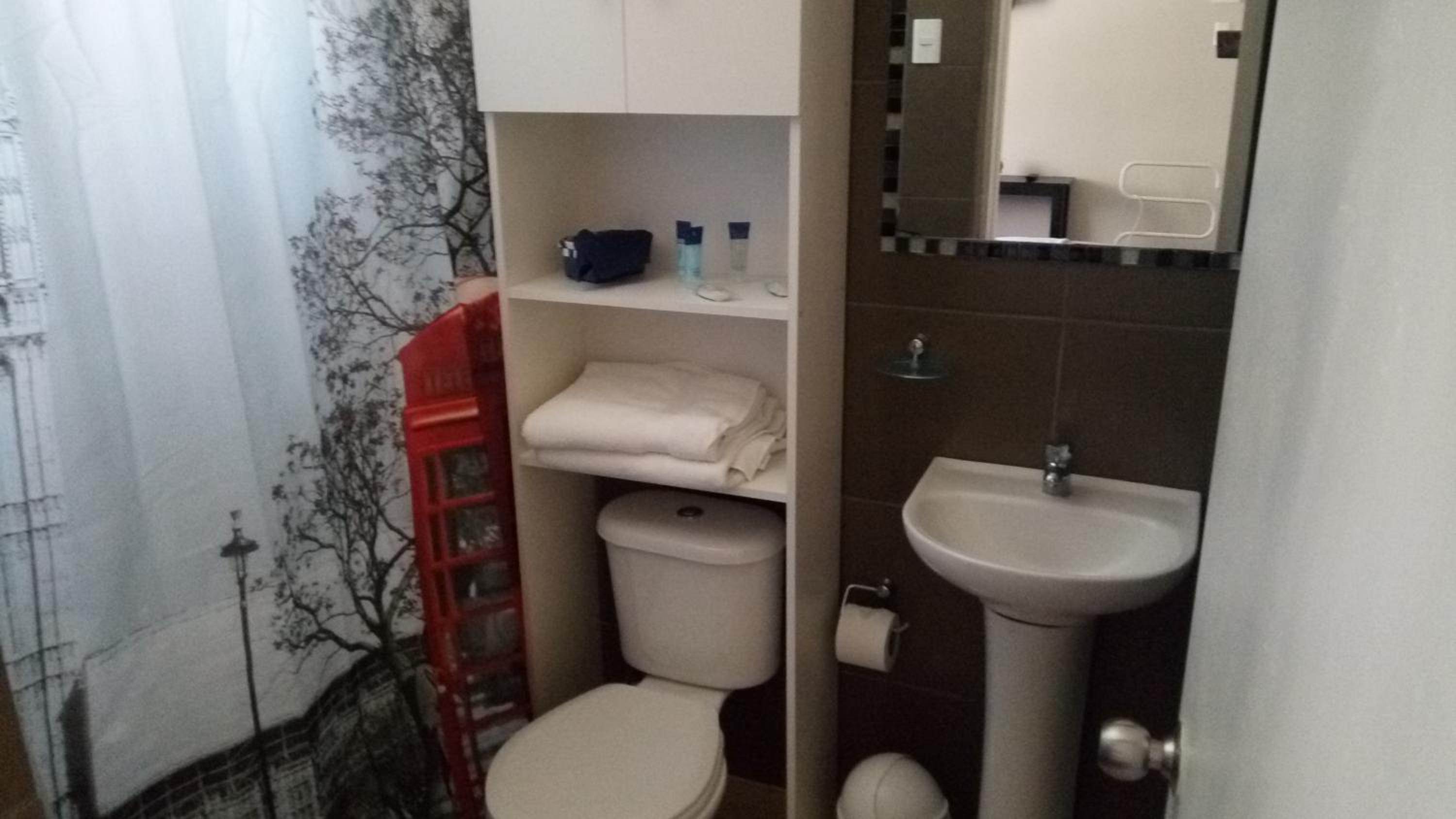 Quadruple Room with Private Bathroom photo 3