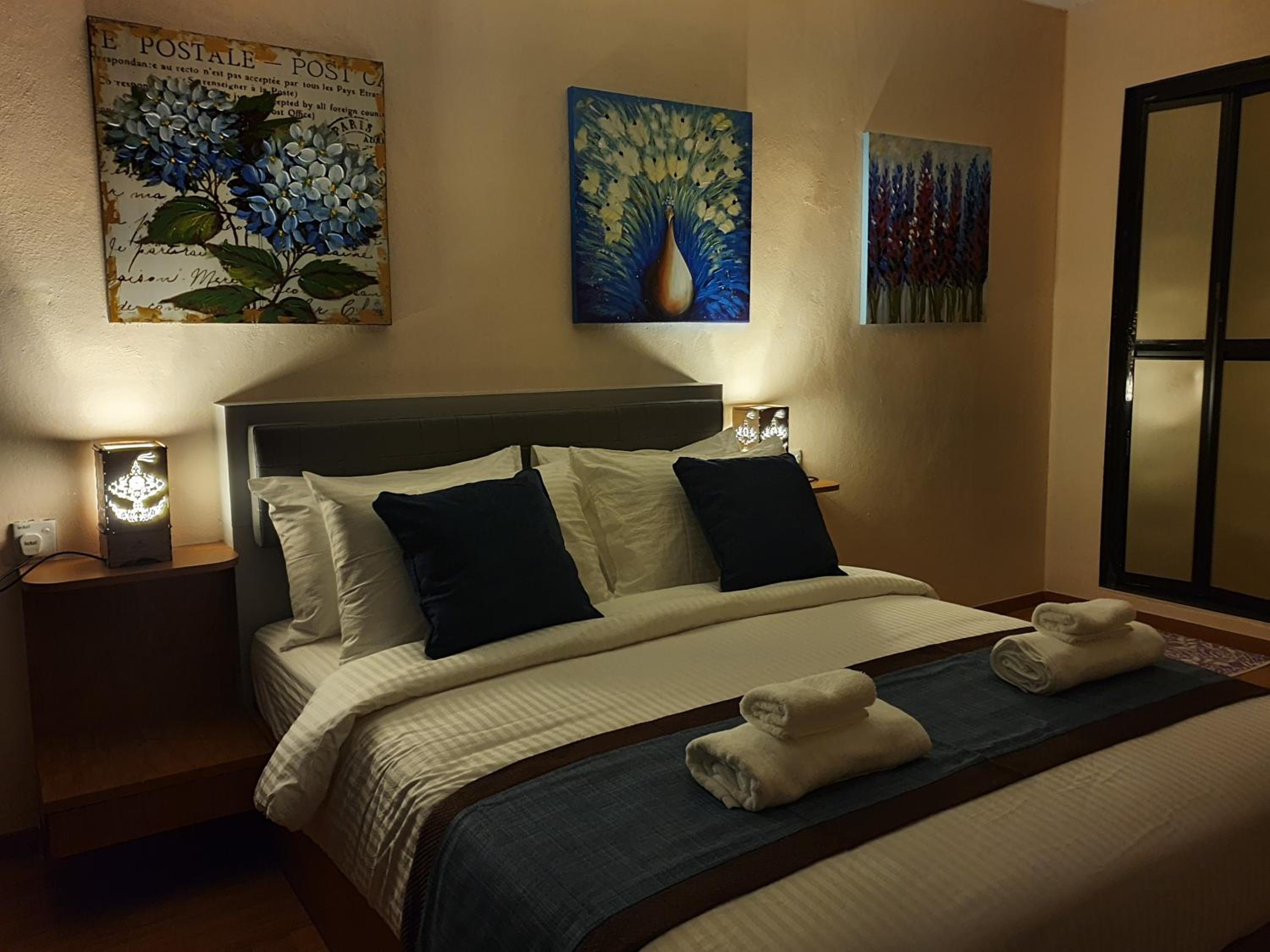 Deluxe Room - Photo 16