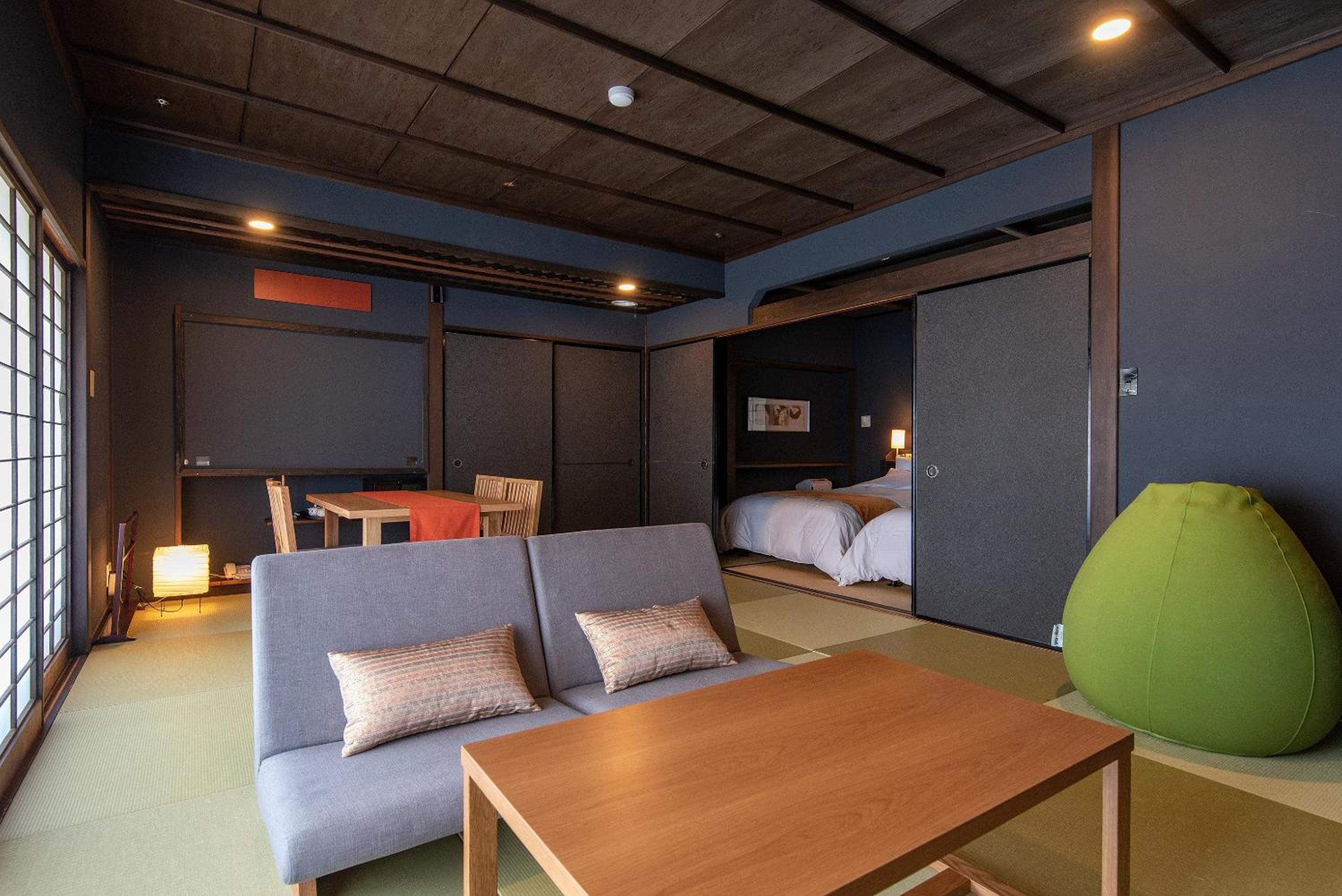 Two-Beds Junior Suite with Hot Spring Bath (2nd Floor)