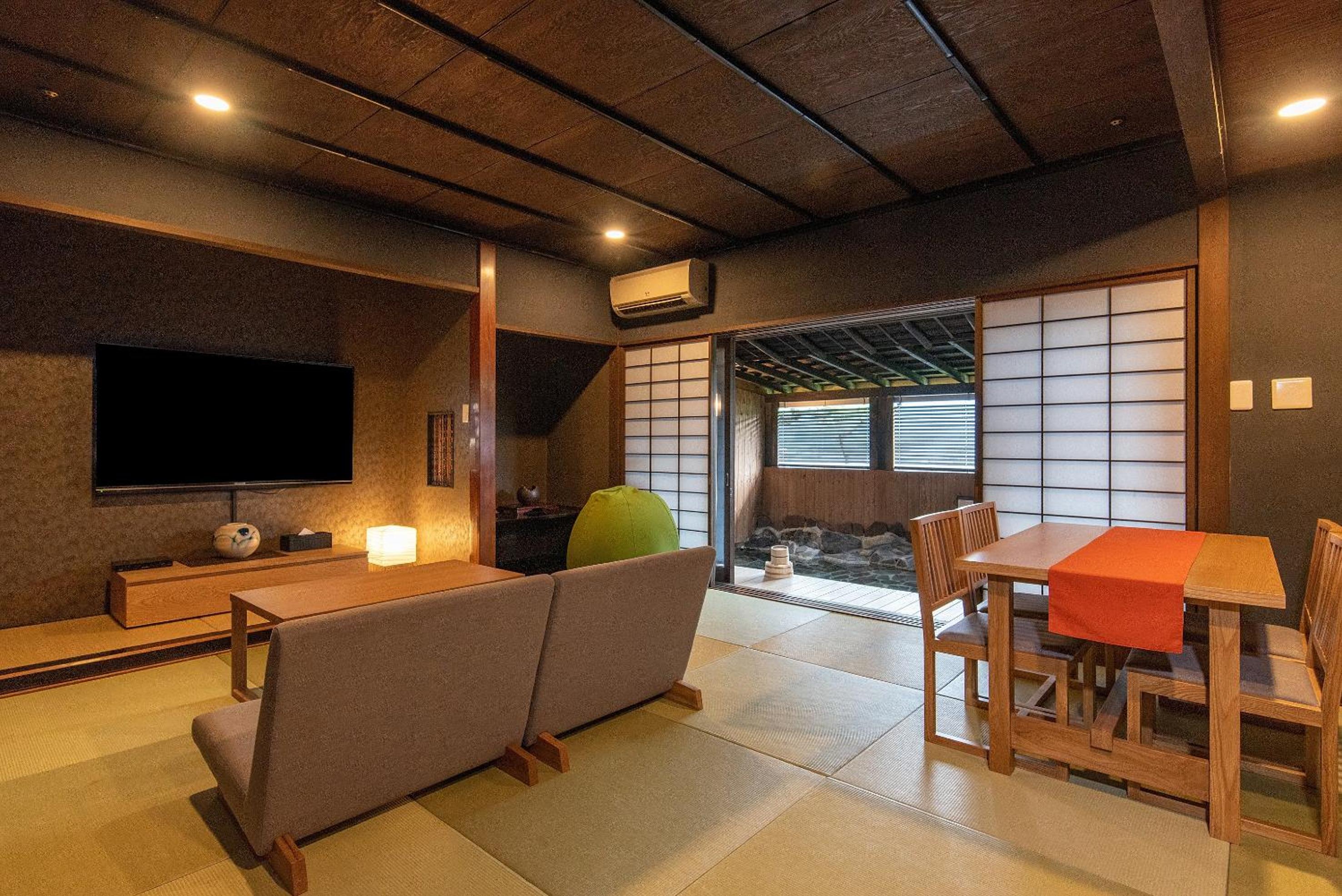 Suite with Open-Air Rock Bath