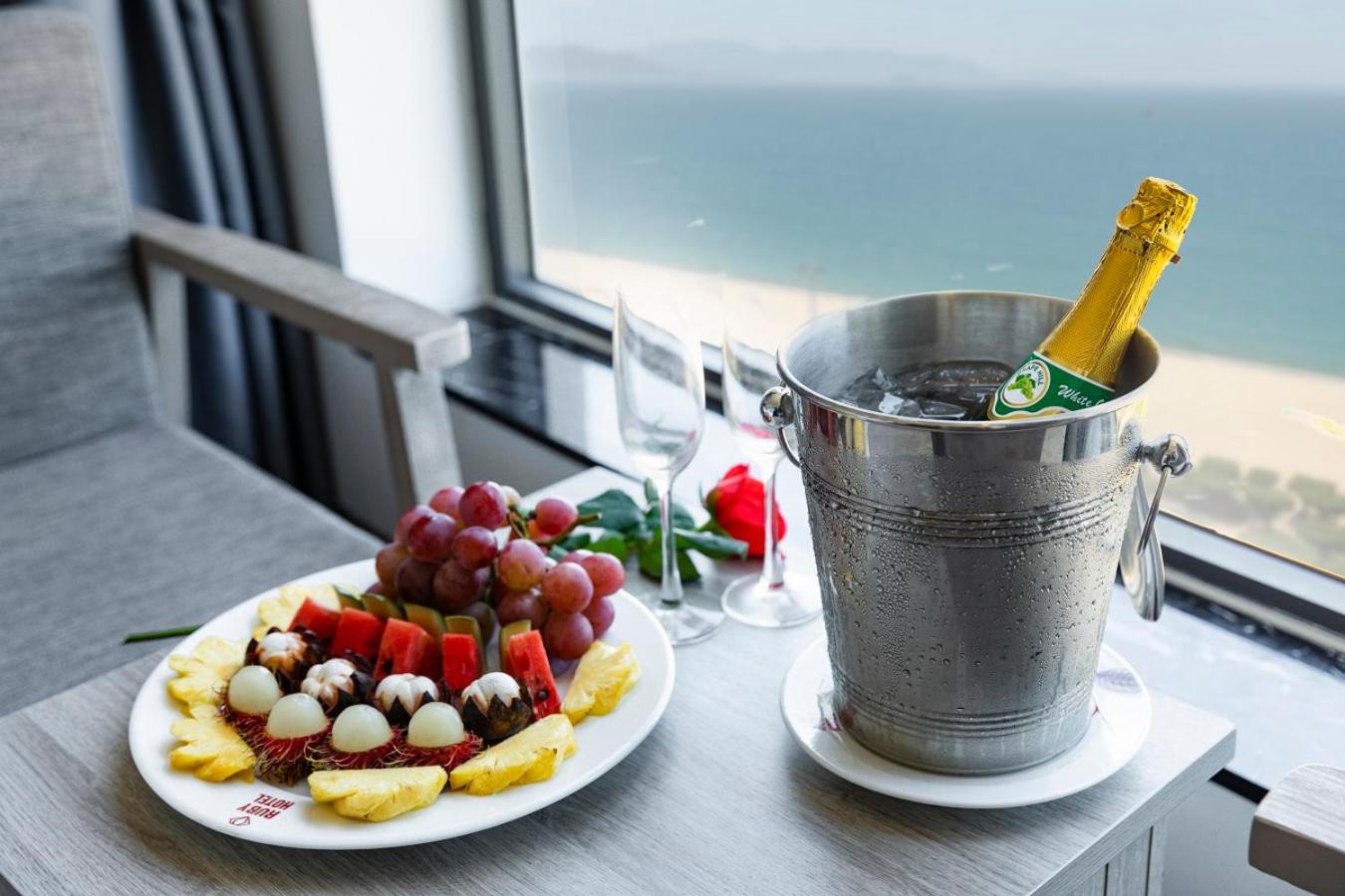 Suite with Sea View - Photo 4