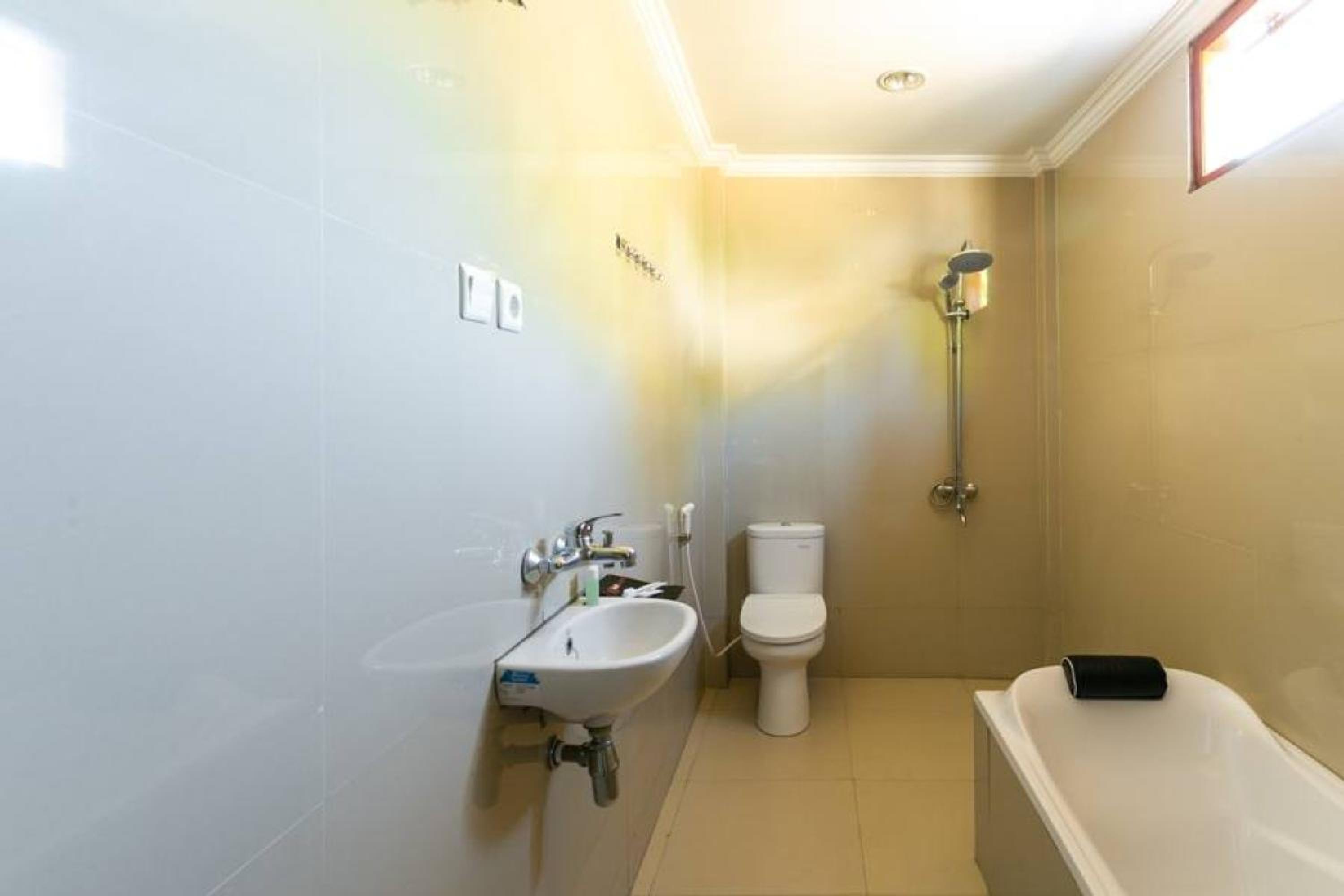Deluxe Room - Photo 6