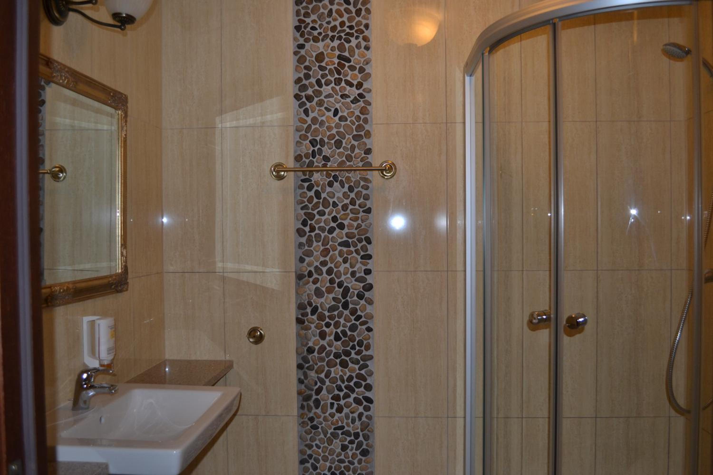 Twin Room - Photo 2