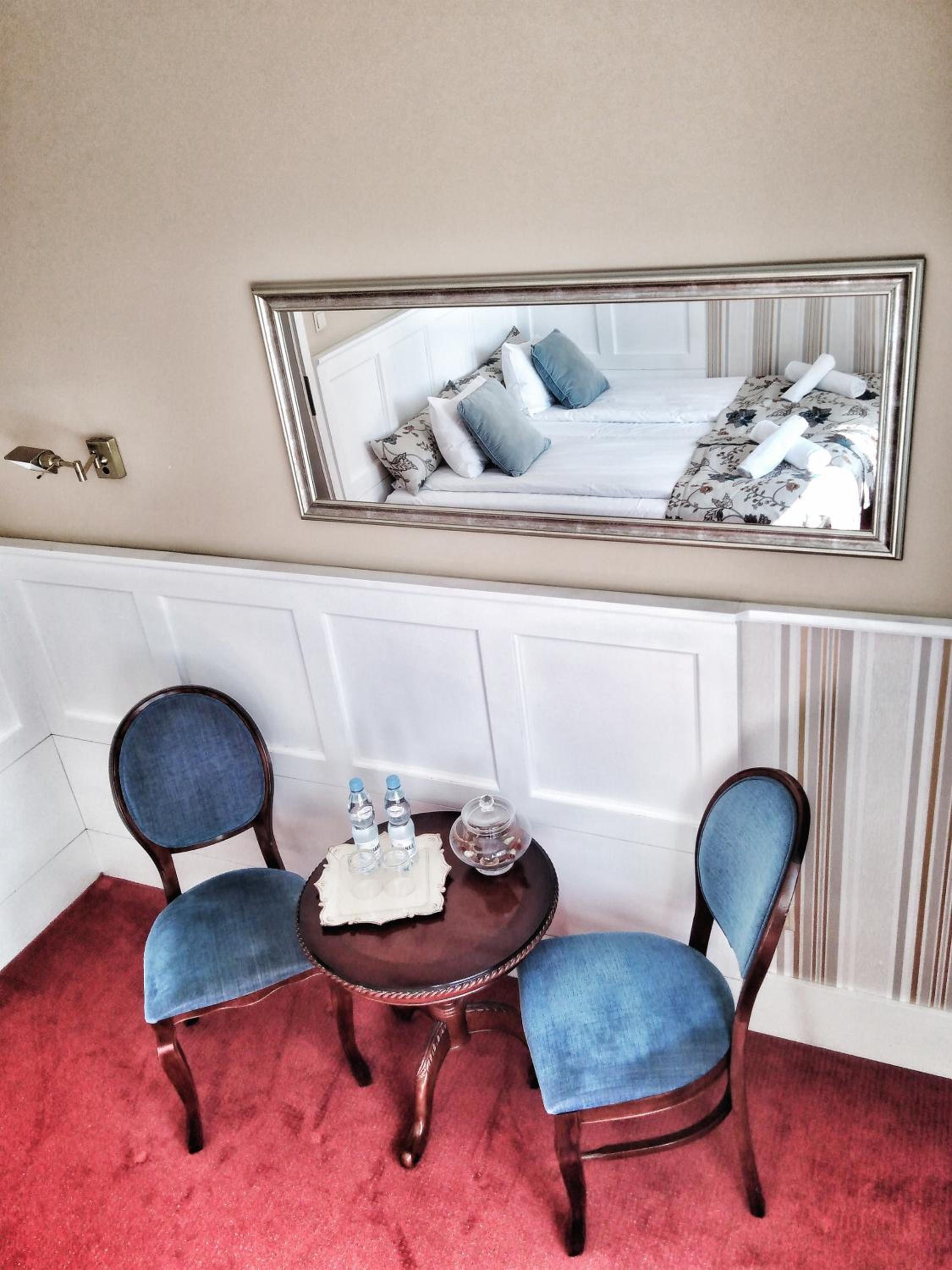 Double or Twin Room - Photo 11