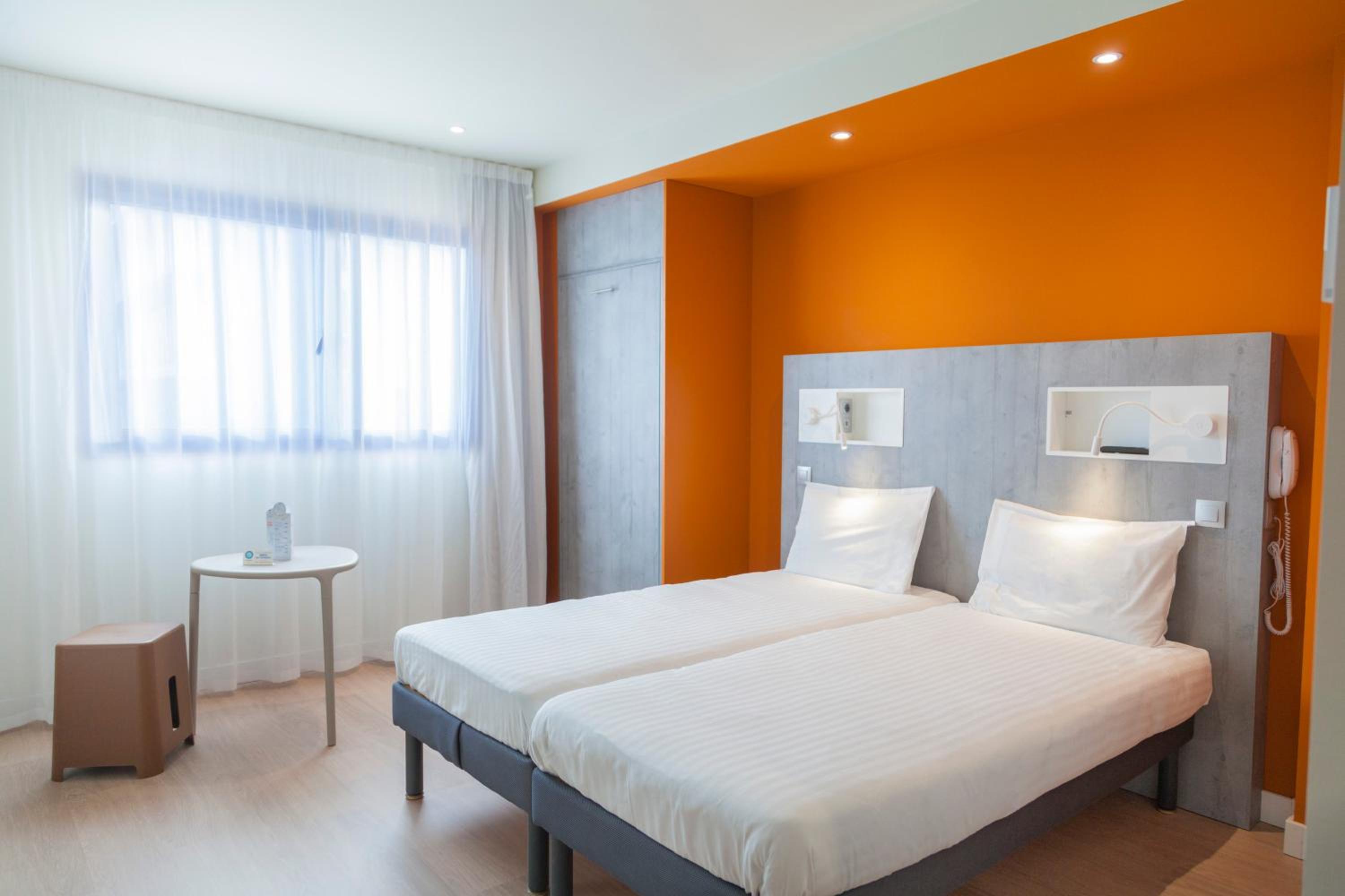 Standard Room with Two Single Beds photo 3