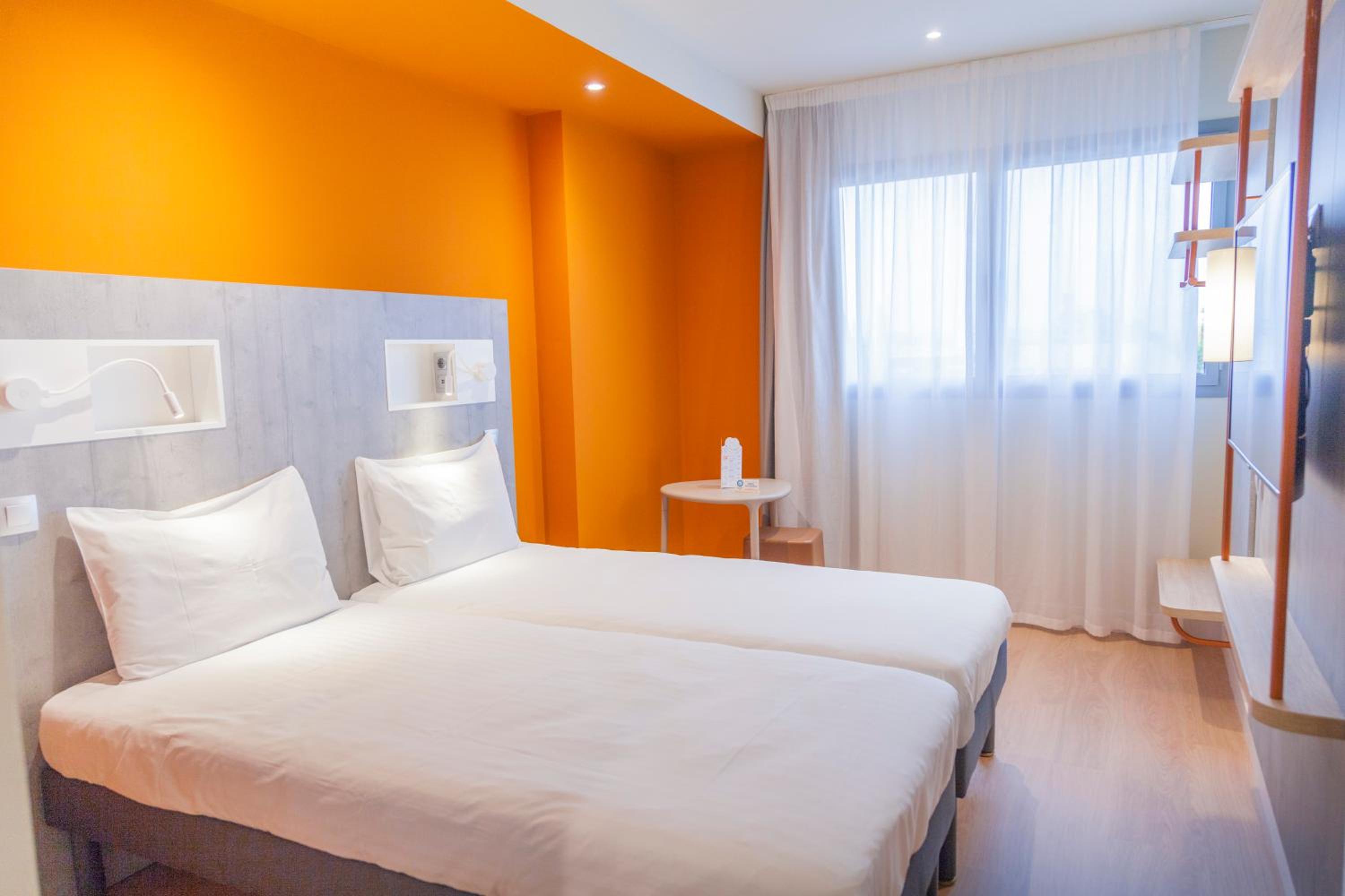 Habitación Estándar con Dos Camas Individuales