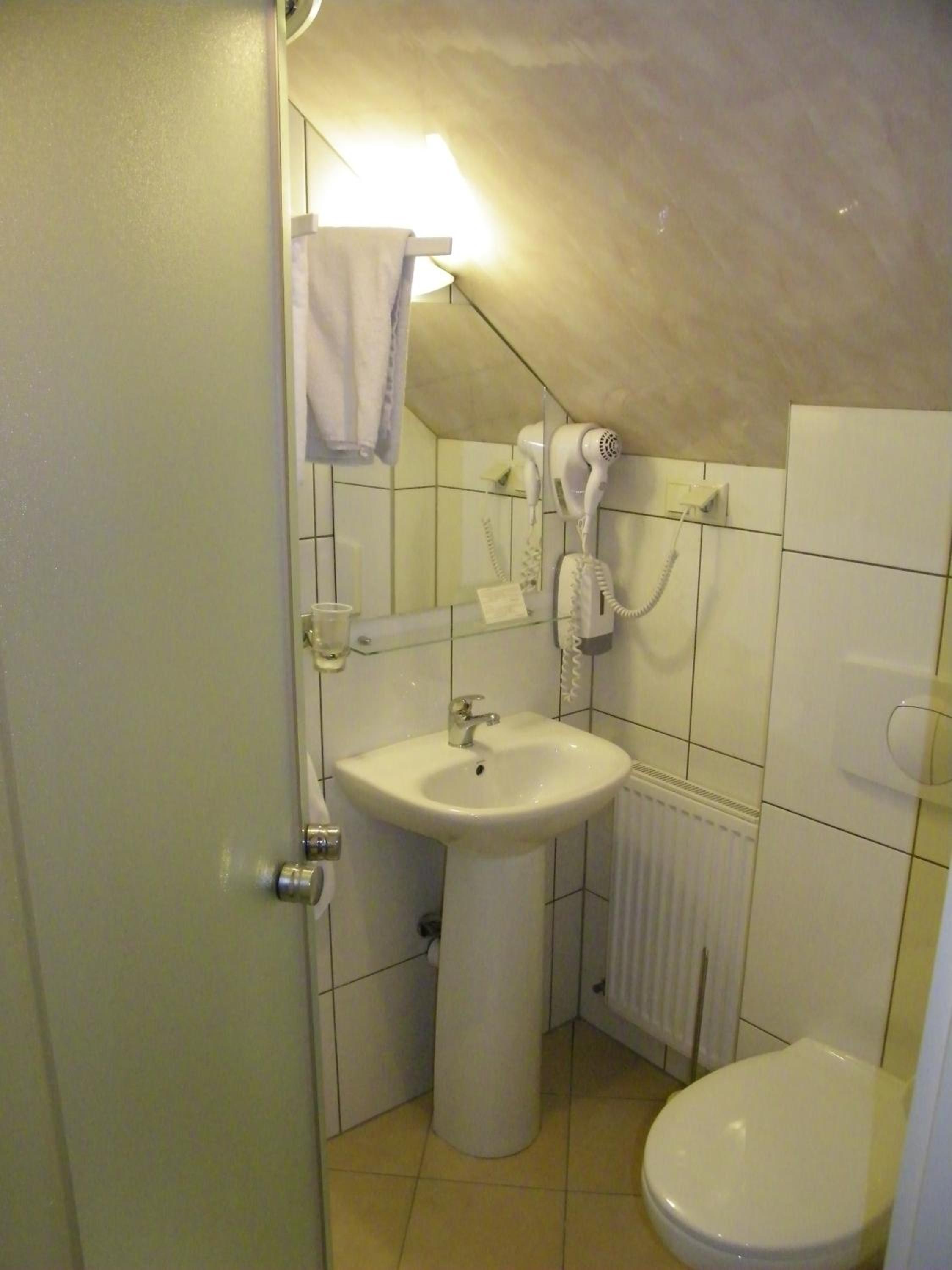 Standard Twin Room photo 3