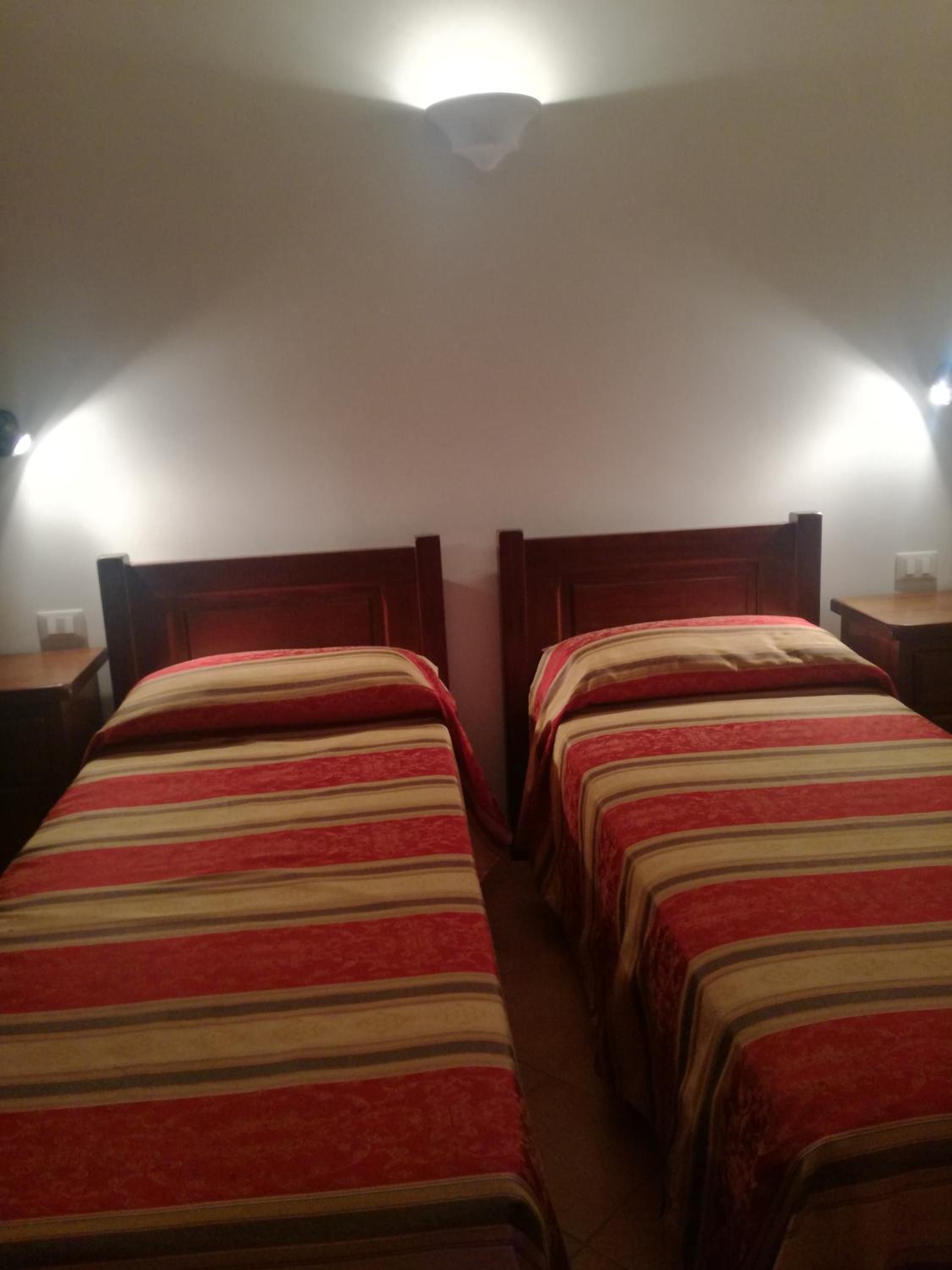 Twin Room with Bathroom photo 1