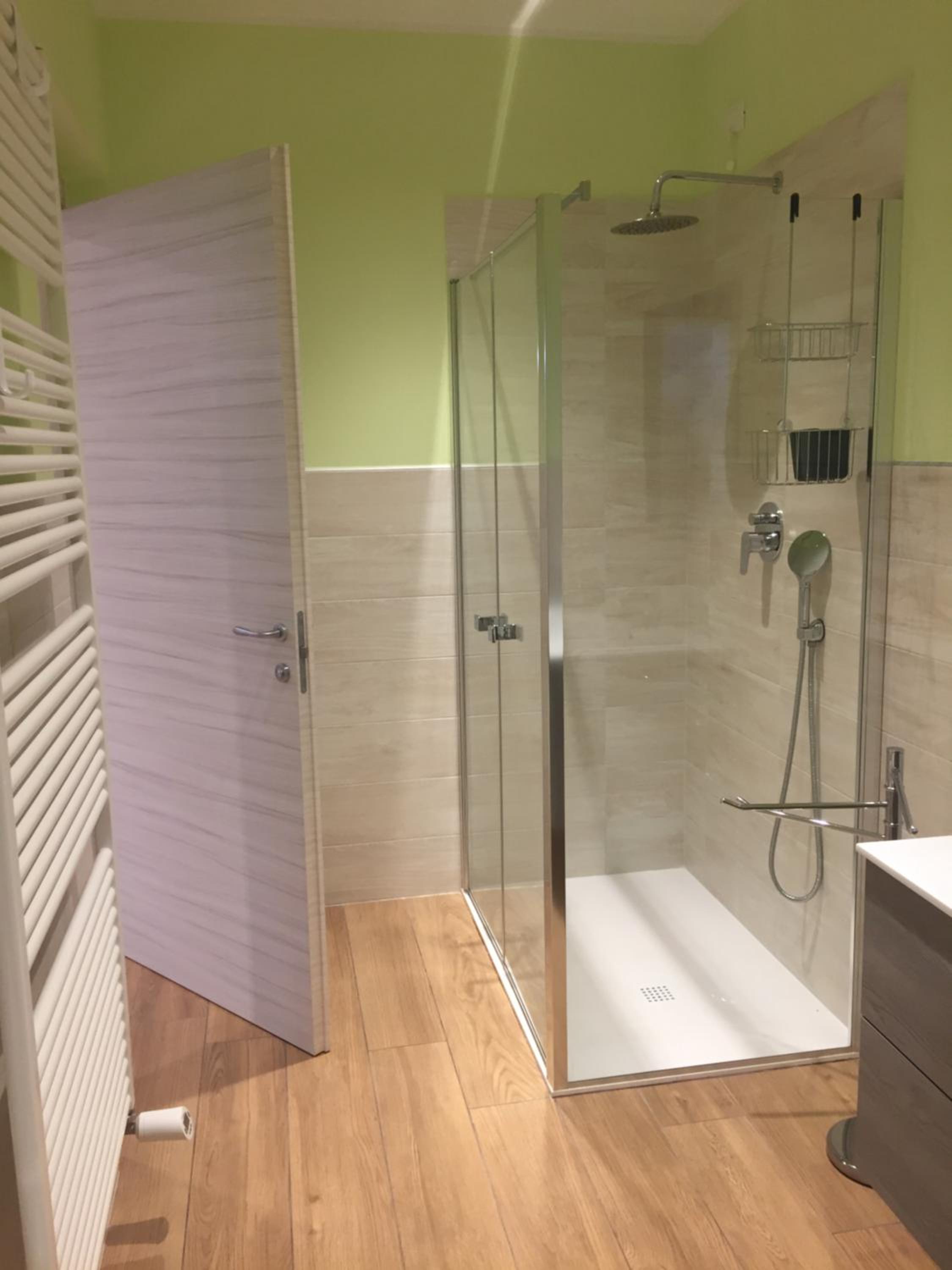 Quadruple Room with Private Bathroom - Photo 6