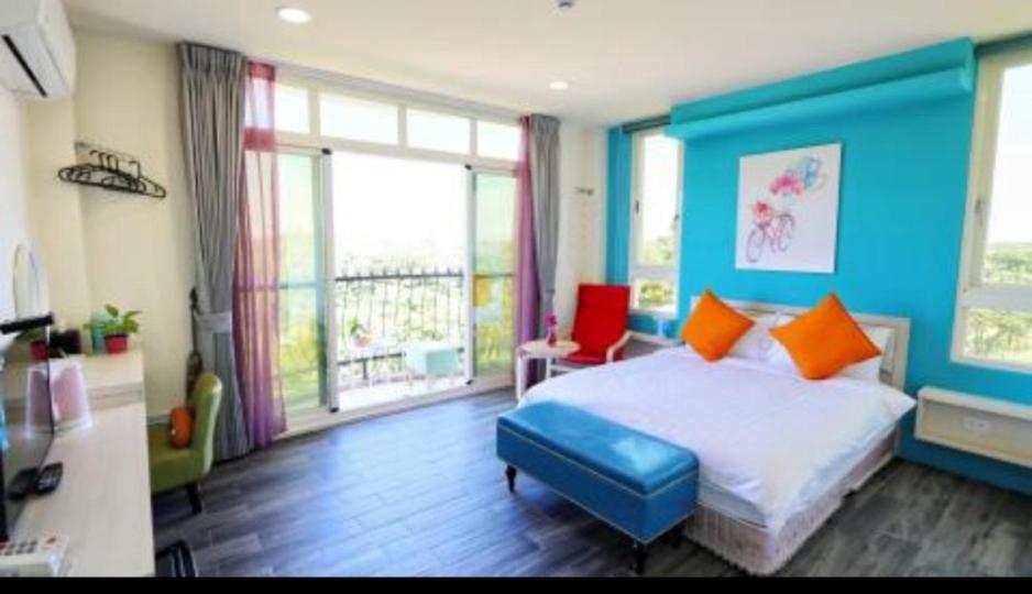 Deluxe Double Room with Balcony - Photo 13