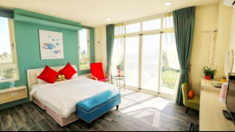 Deluxe Double Room with Balcony - Photo 5