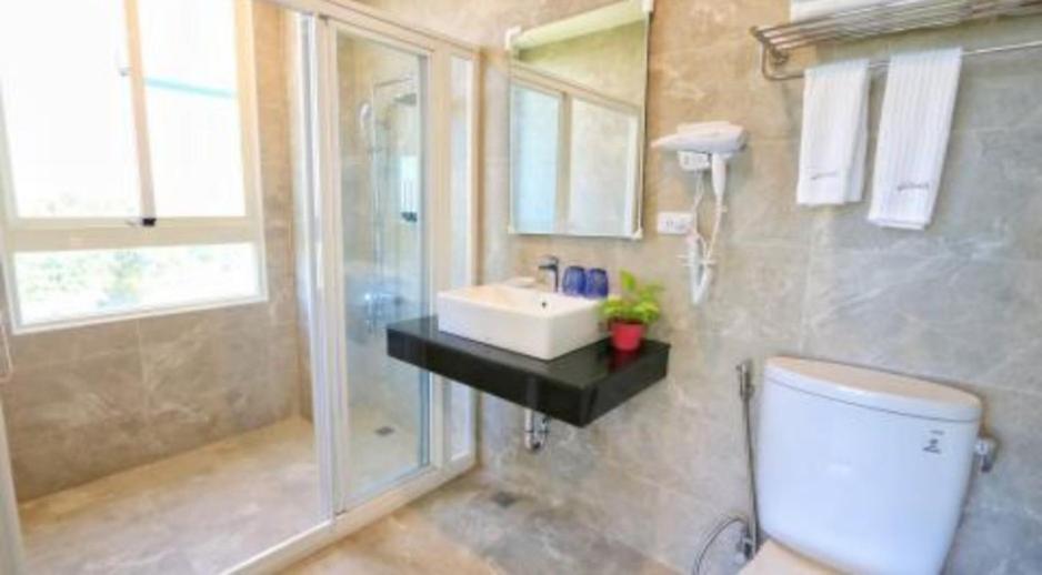Deluxe Double Room with Balcony - Photo 9