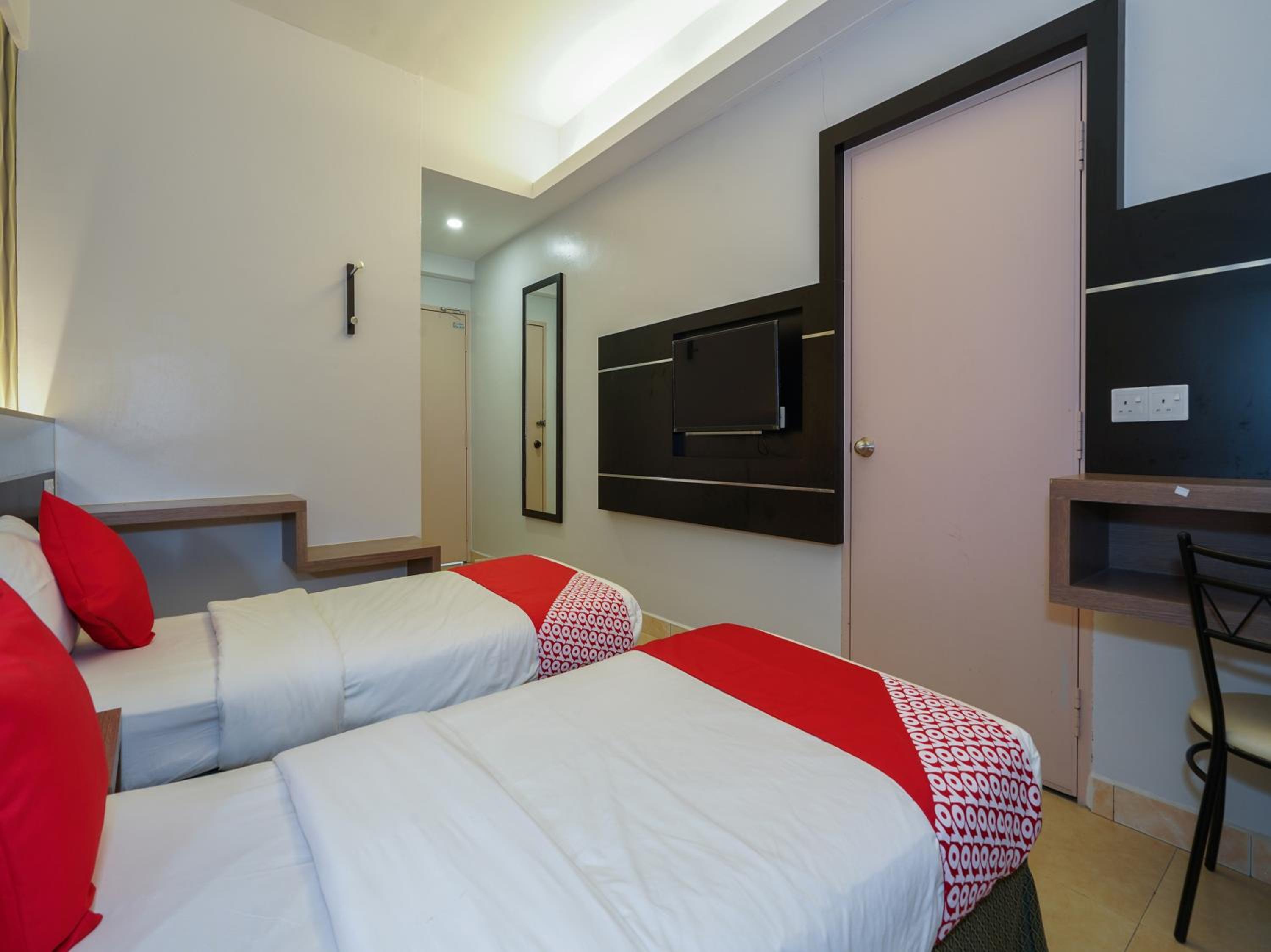 Deluxe Twin Room - Photo 2