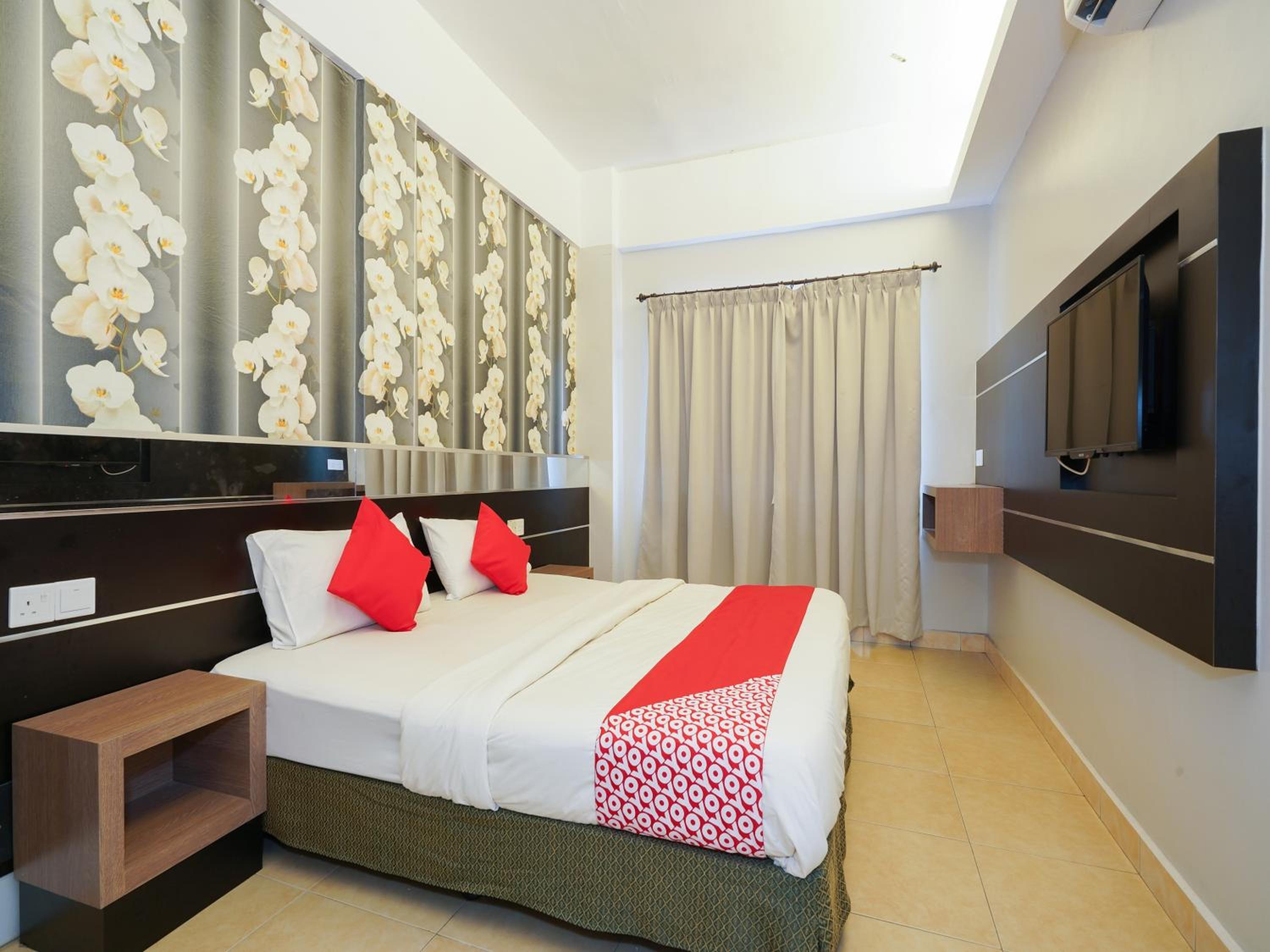 Deluxe Suite - Photo 2