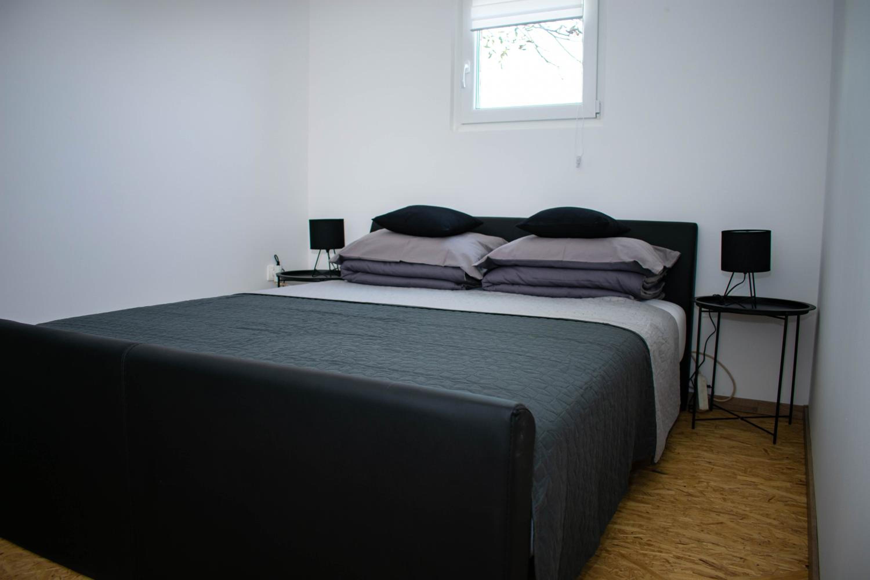 One-Bedroom House photo 1