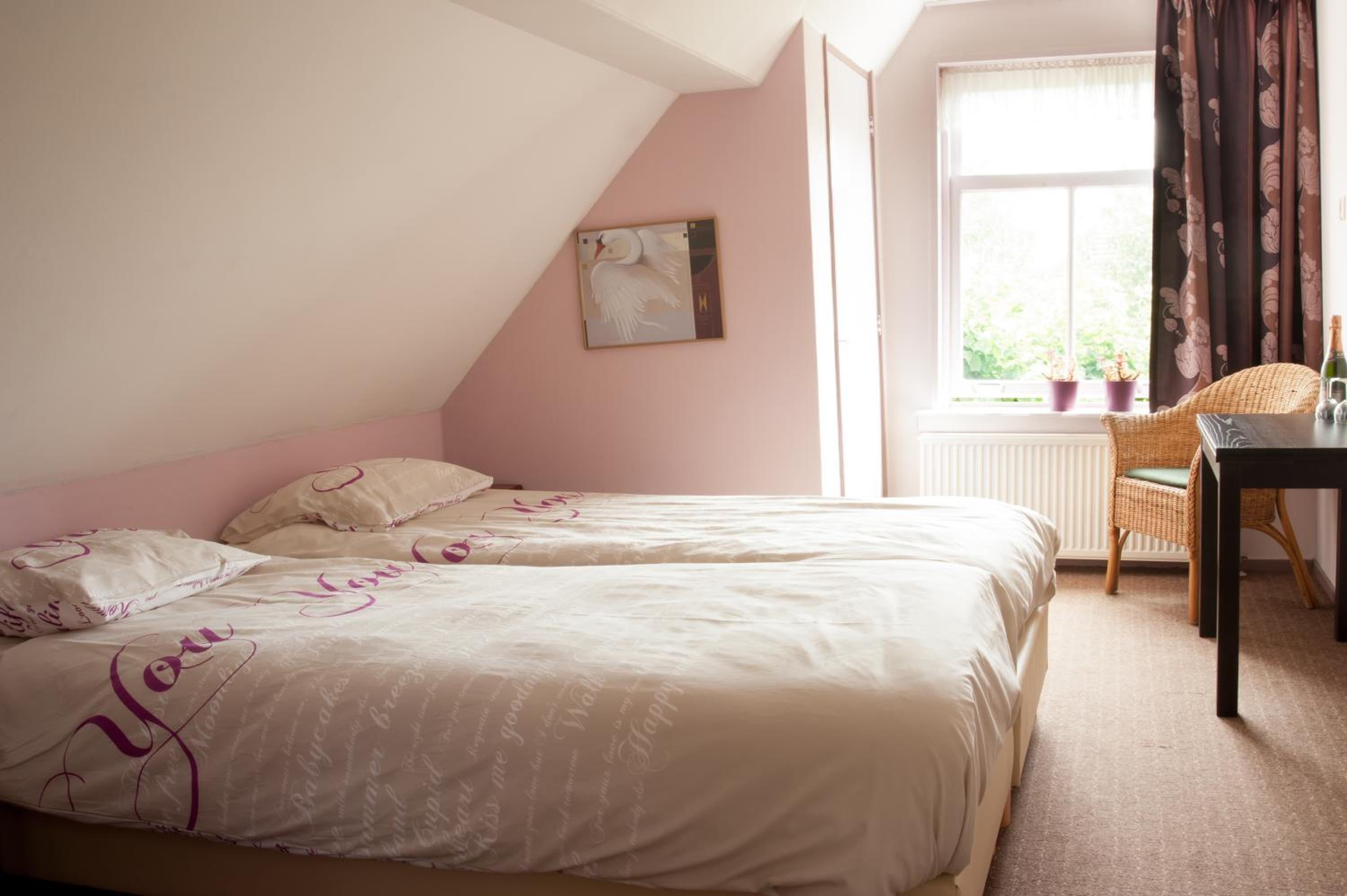 Standard Double or Twin Room photo 1