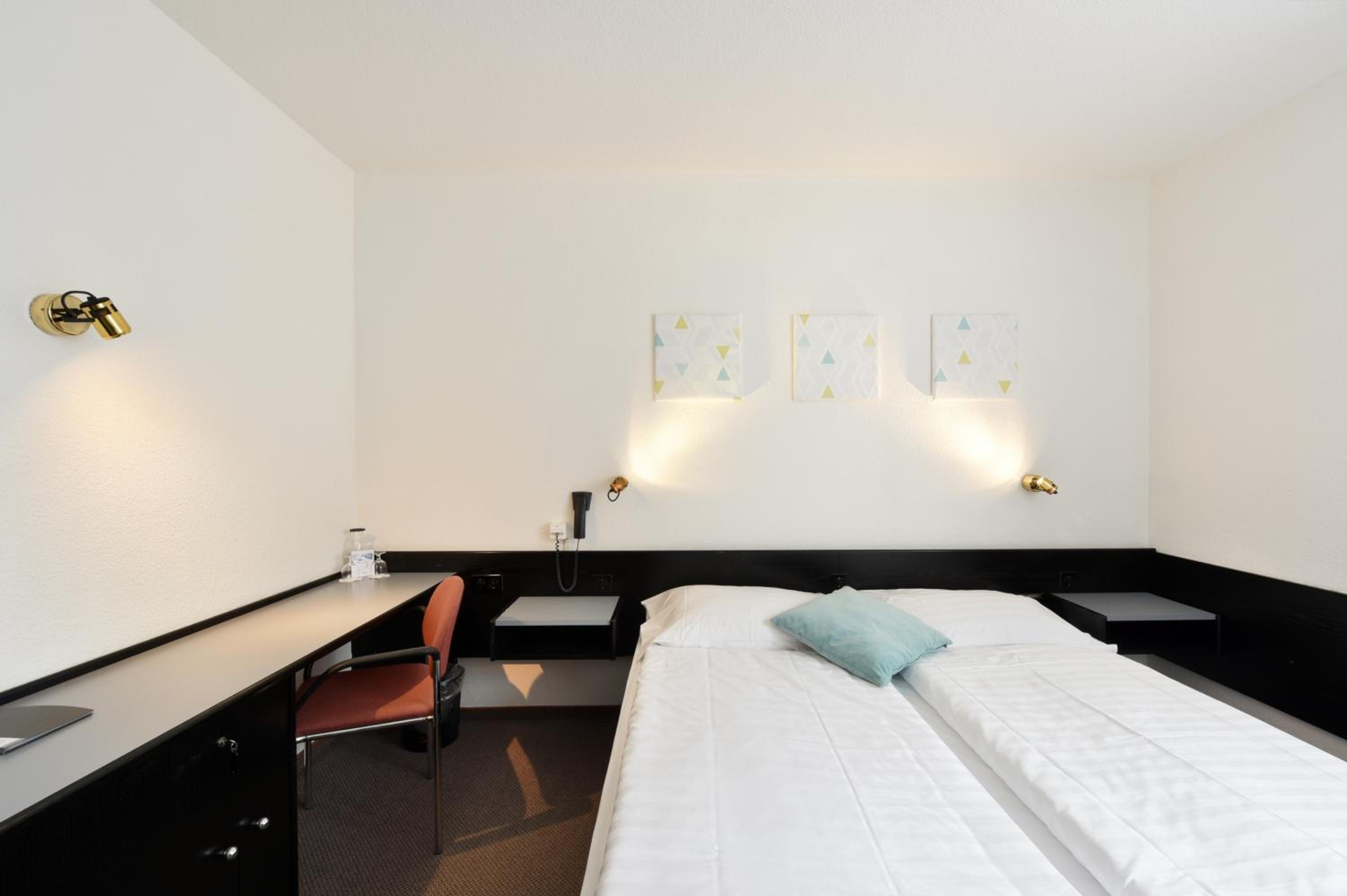 Standard Double Room photo 2