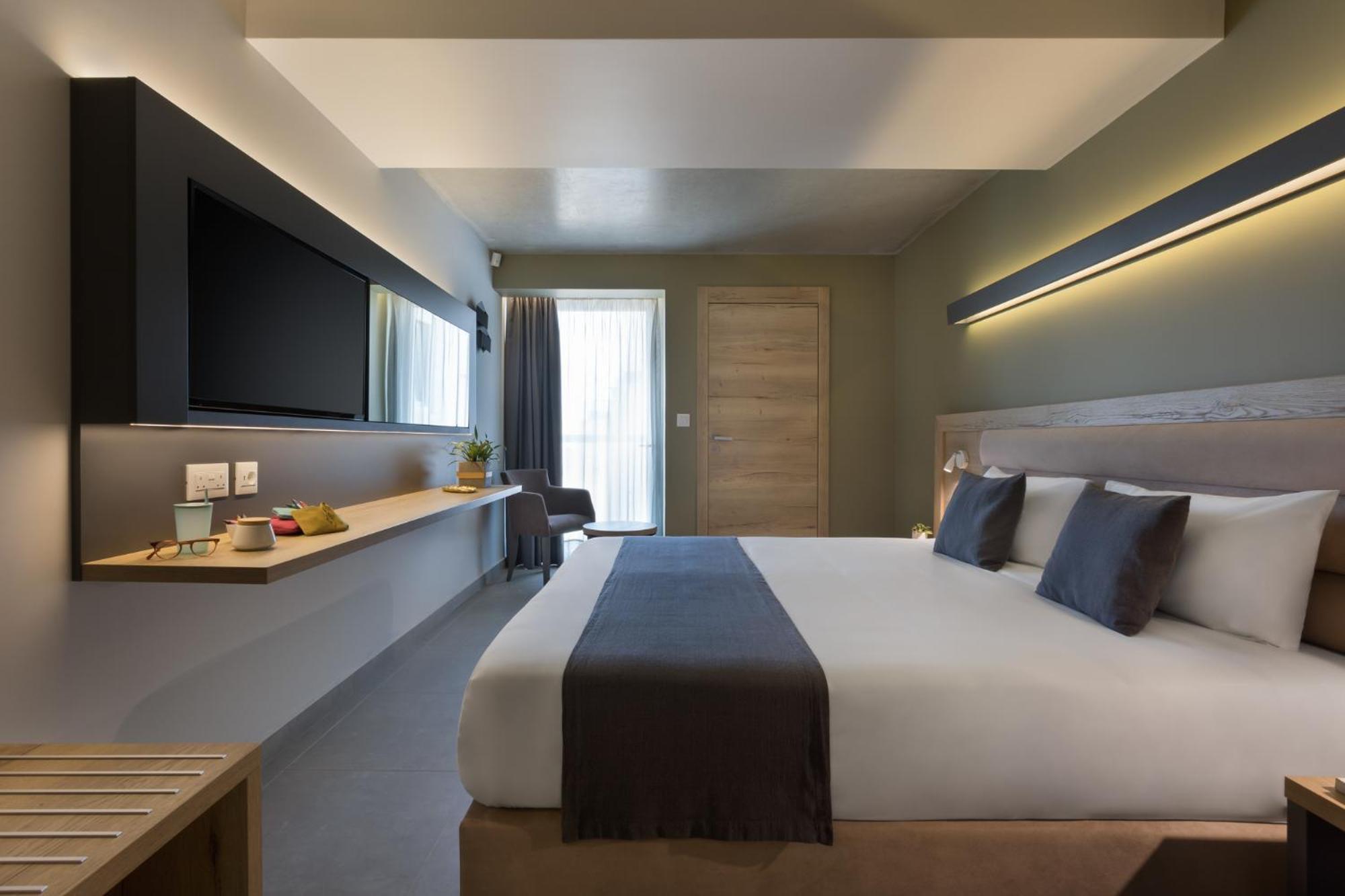 Deluxe Double or Twin Room - Photo 2