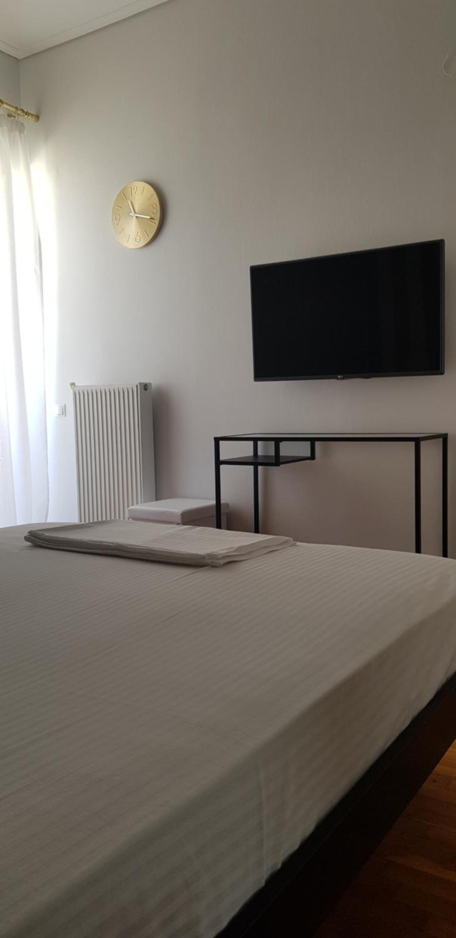 Two-Bedroom Apartment - Photo 3