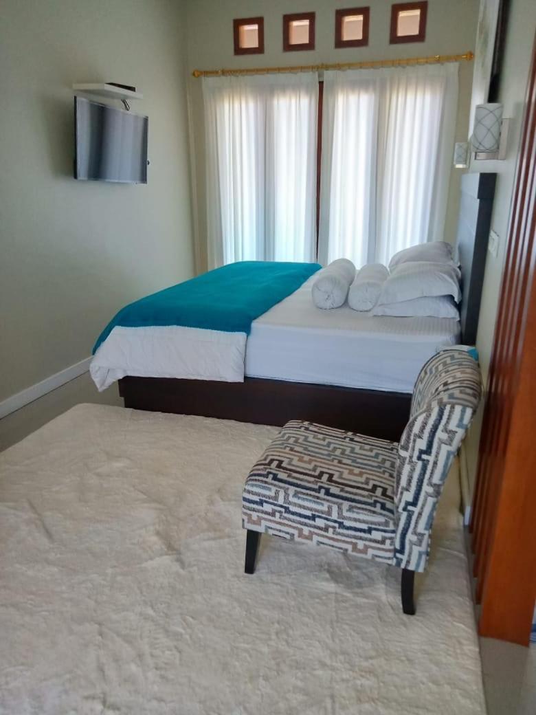 King Room with Lake View - Photo 7
