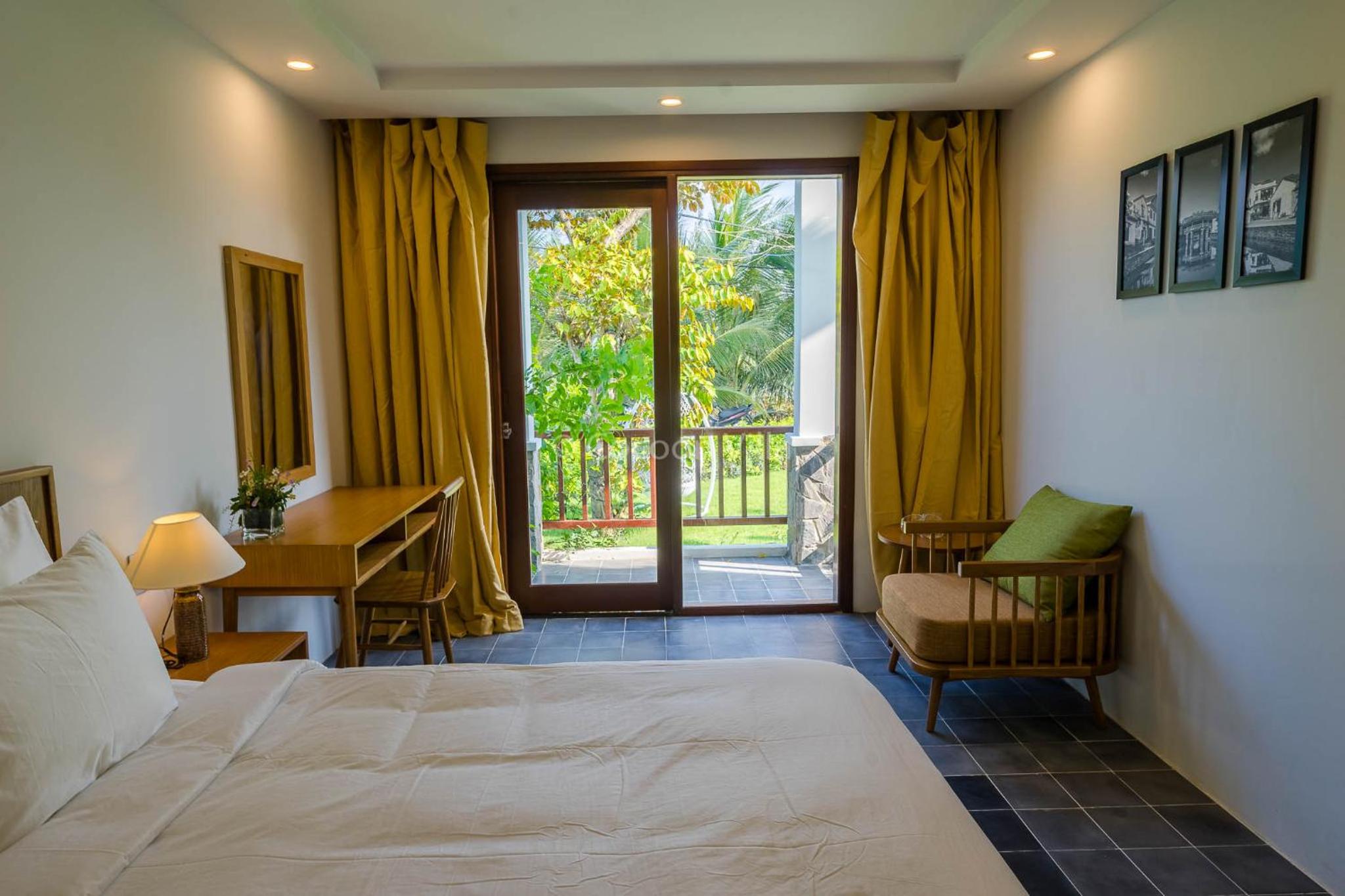 Deluxe Double or Twin Room with Pool View