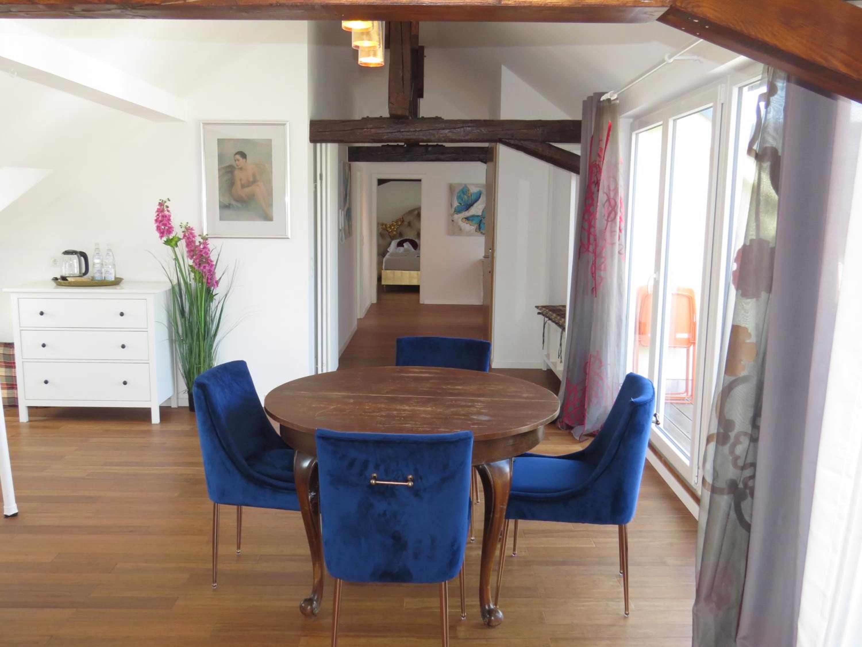 Suite - Photo 6
