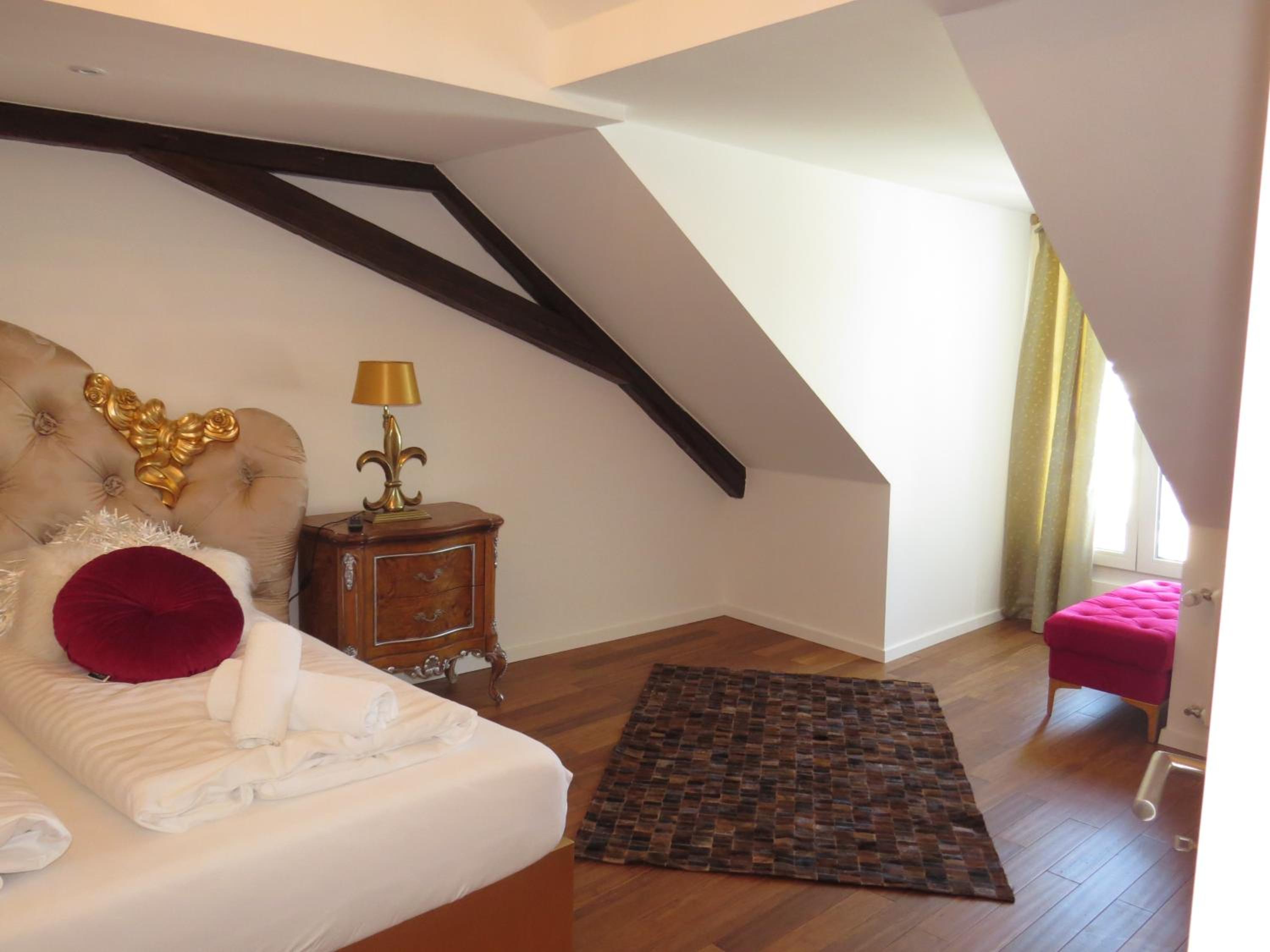 Suite - Photo 3