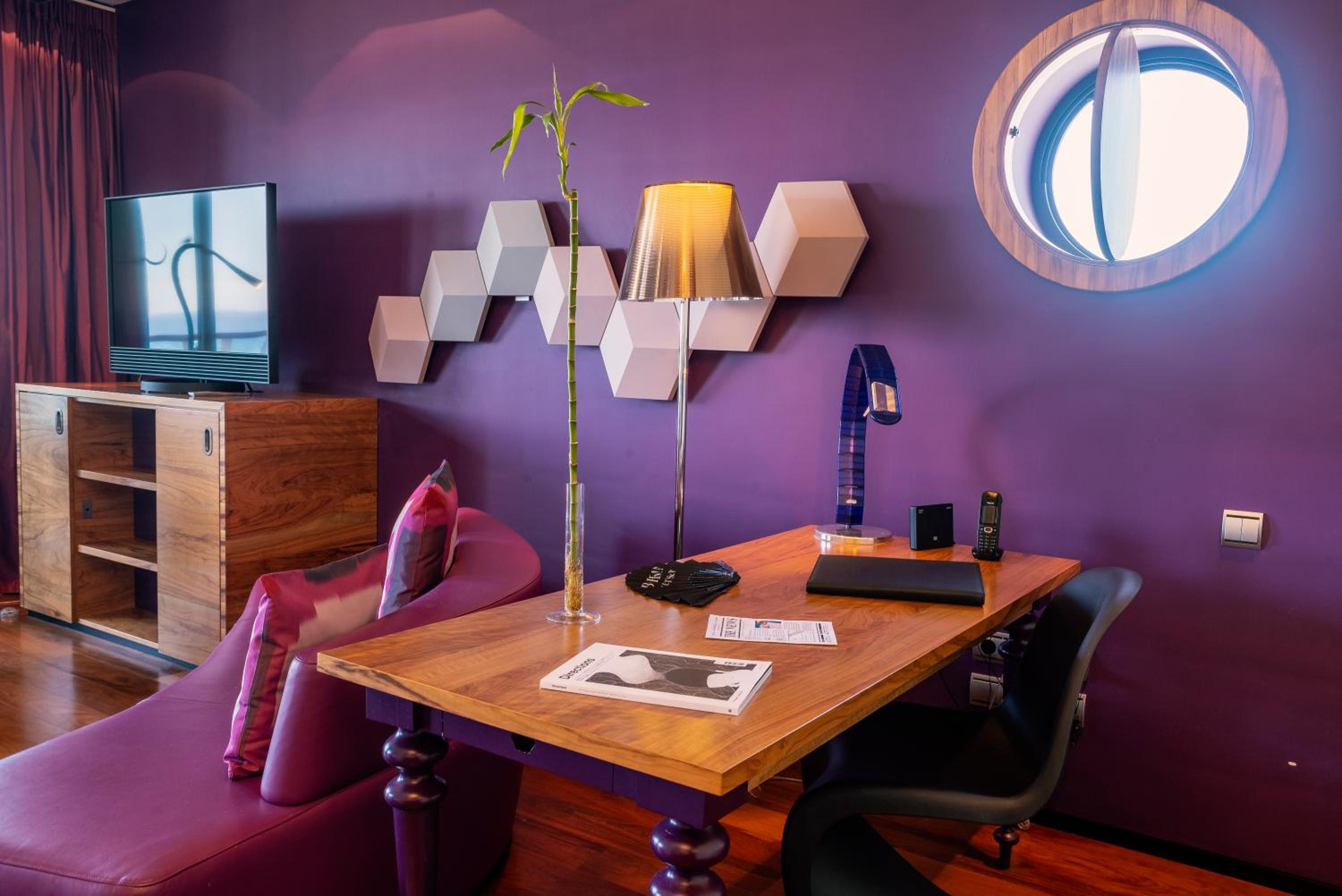Corner Junior Suite - Photo 1