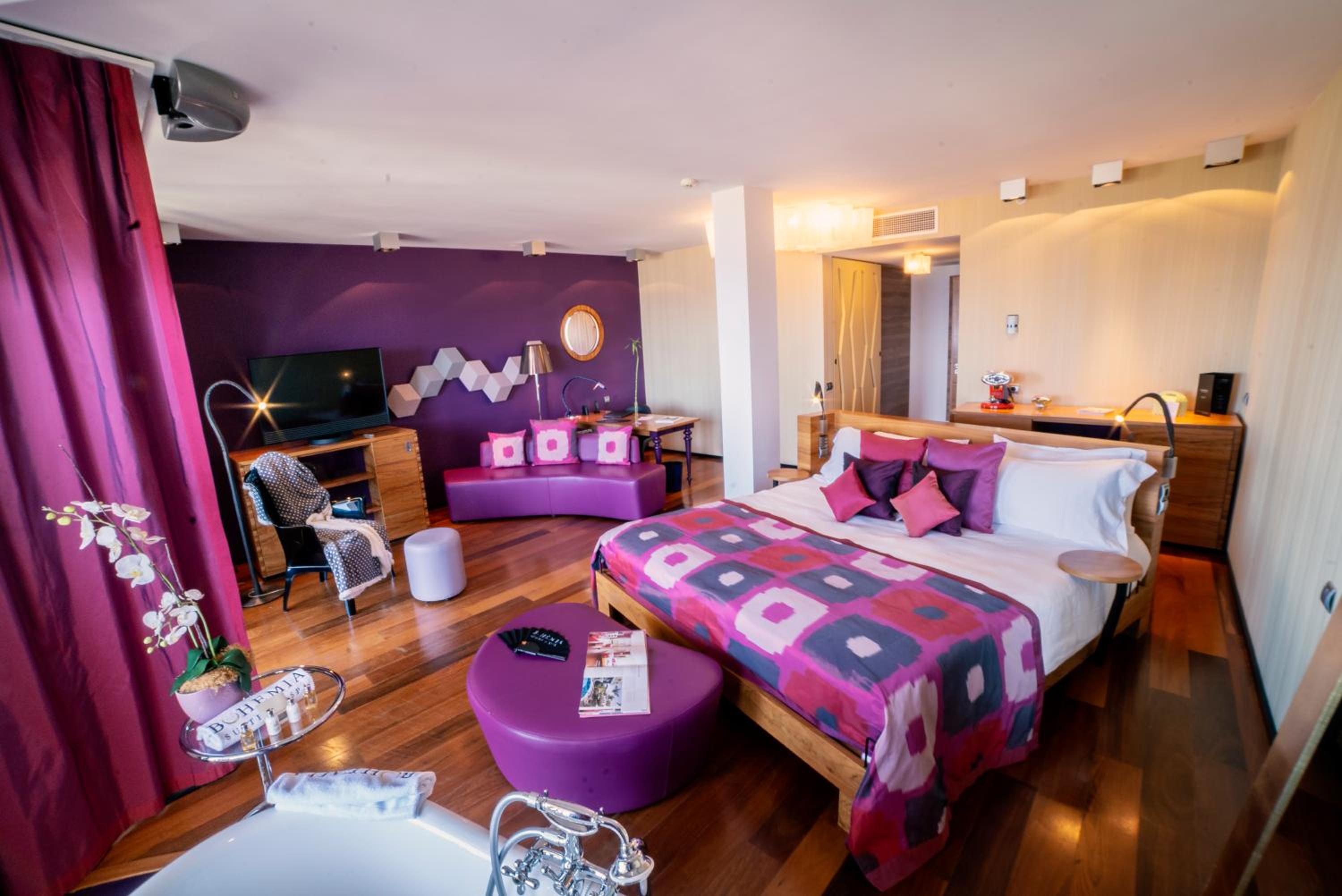 Corner Junior Suite - Photo 9