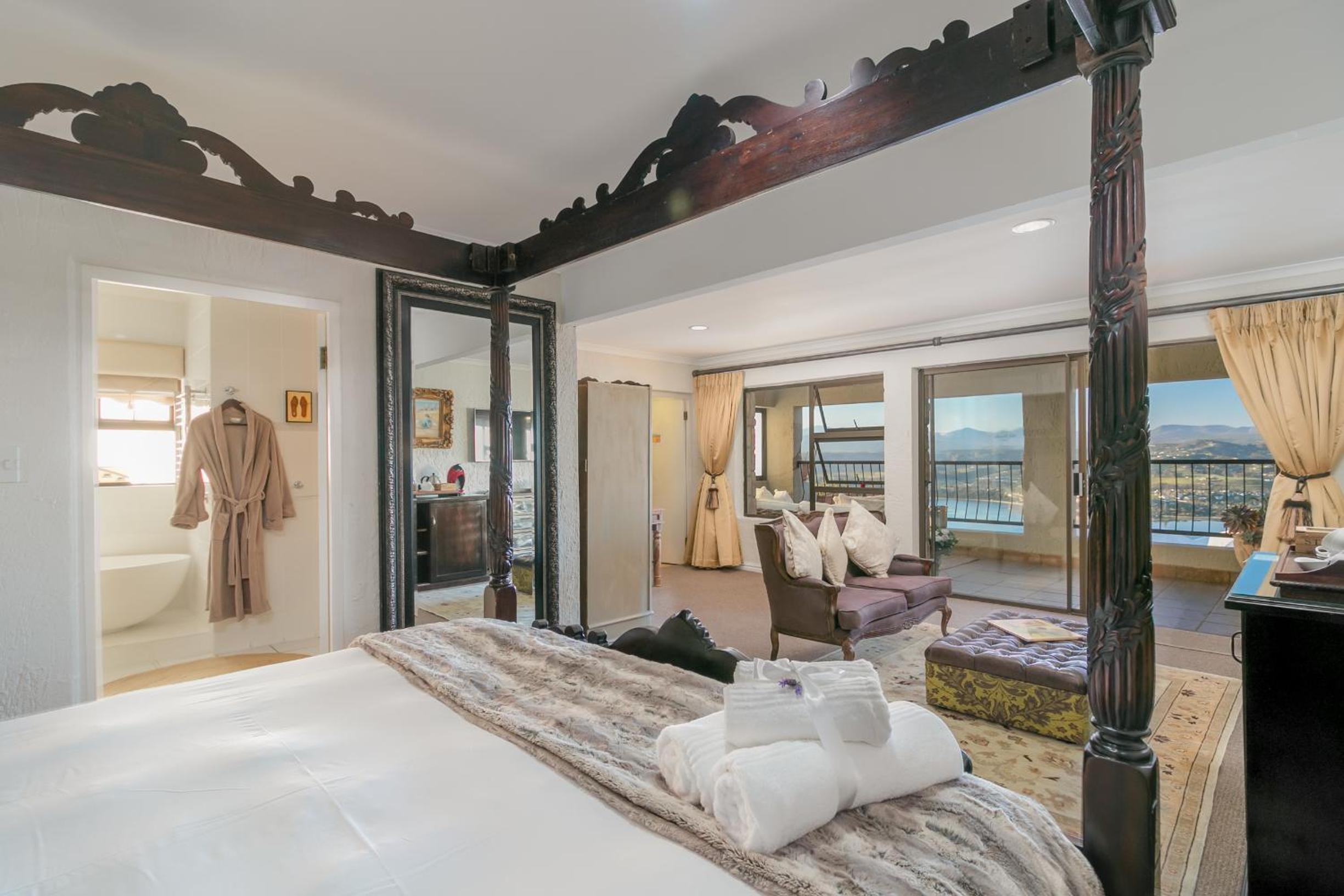 King Suite with Pool View photo 1