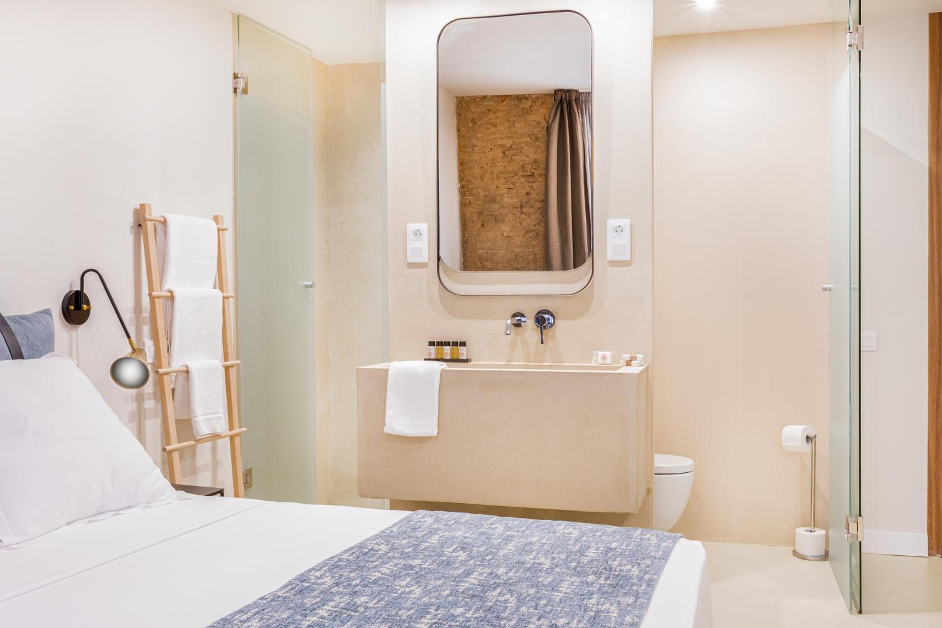 Deluxe Double Or Twin Room photo 2